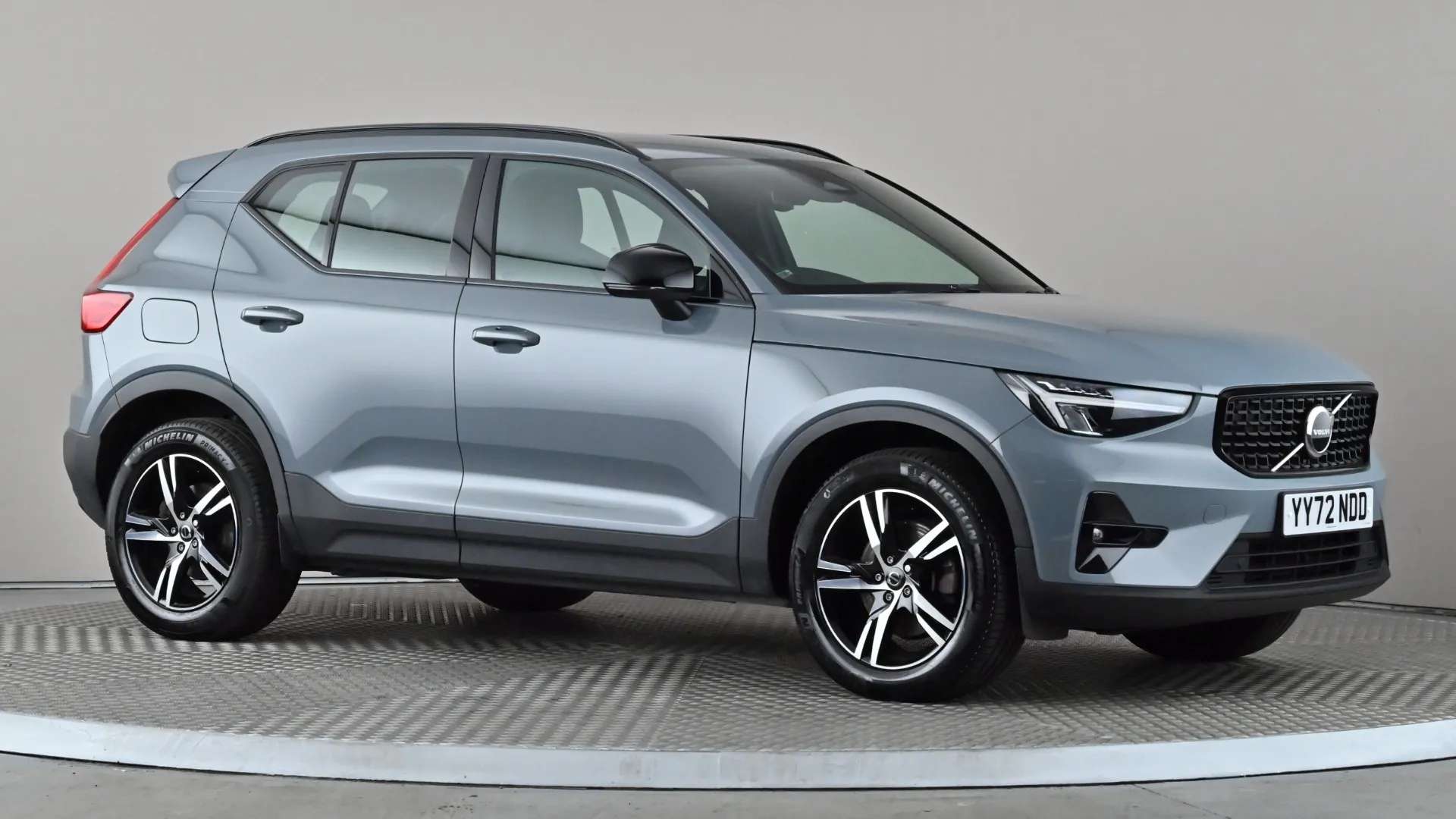 A 2022 VOLVO XC40 2.0 B3P Plus Dark Auto A 2022 VOLVO XC40 2.0 B3P Plus Dark Auto