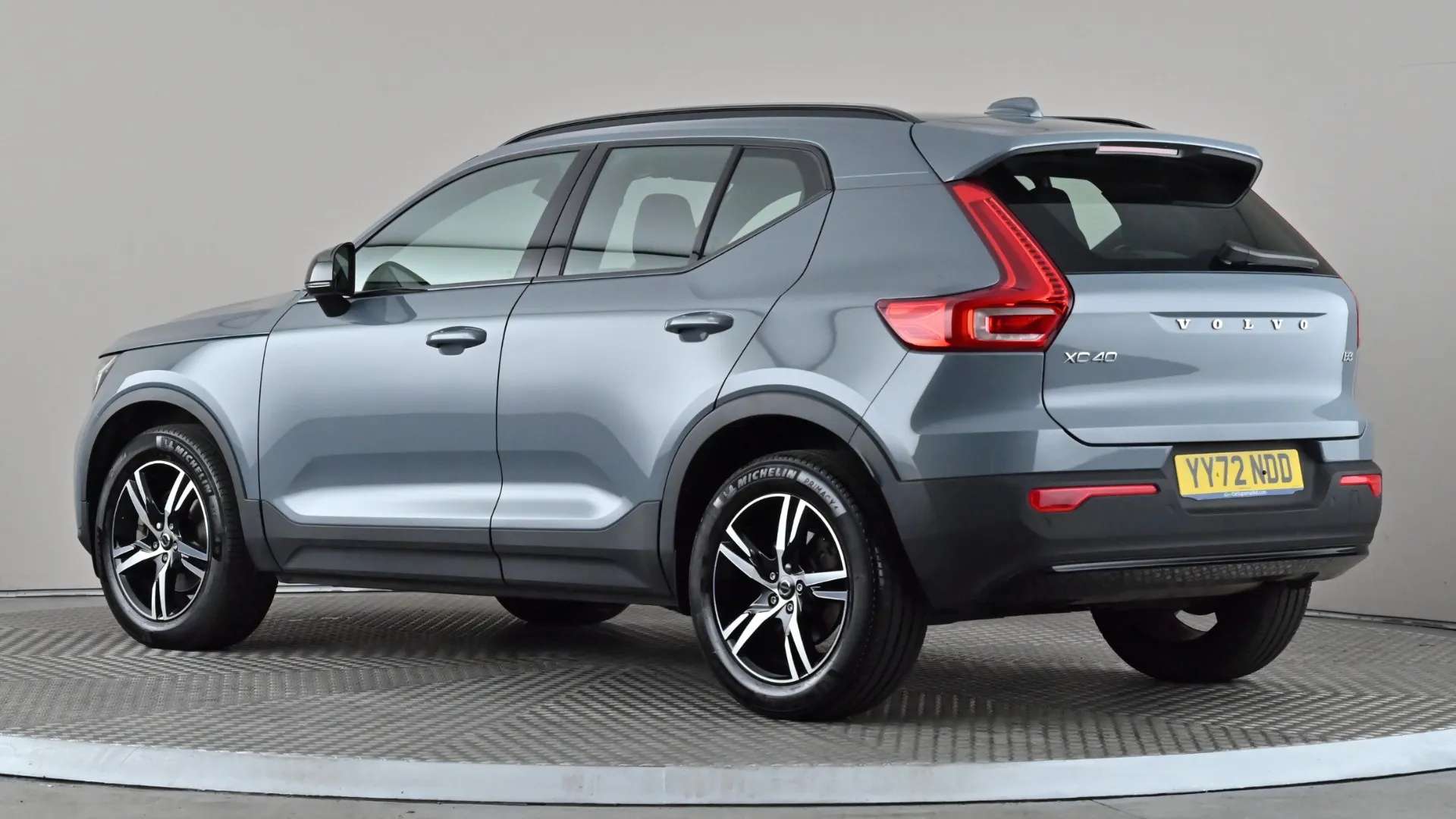 A 2022 VOLVO XC40 2.0 B3P Plus Dark Auto A 2022 VOLVO XC40 2.0 B3P Plus Dark Auto