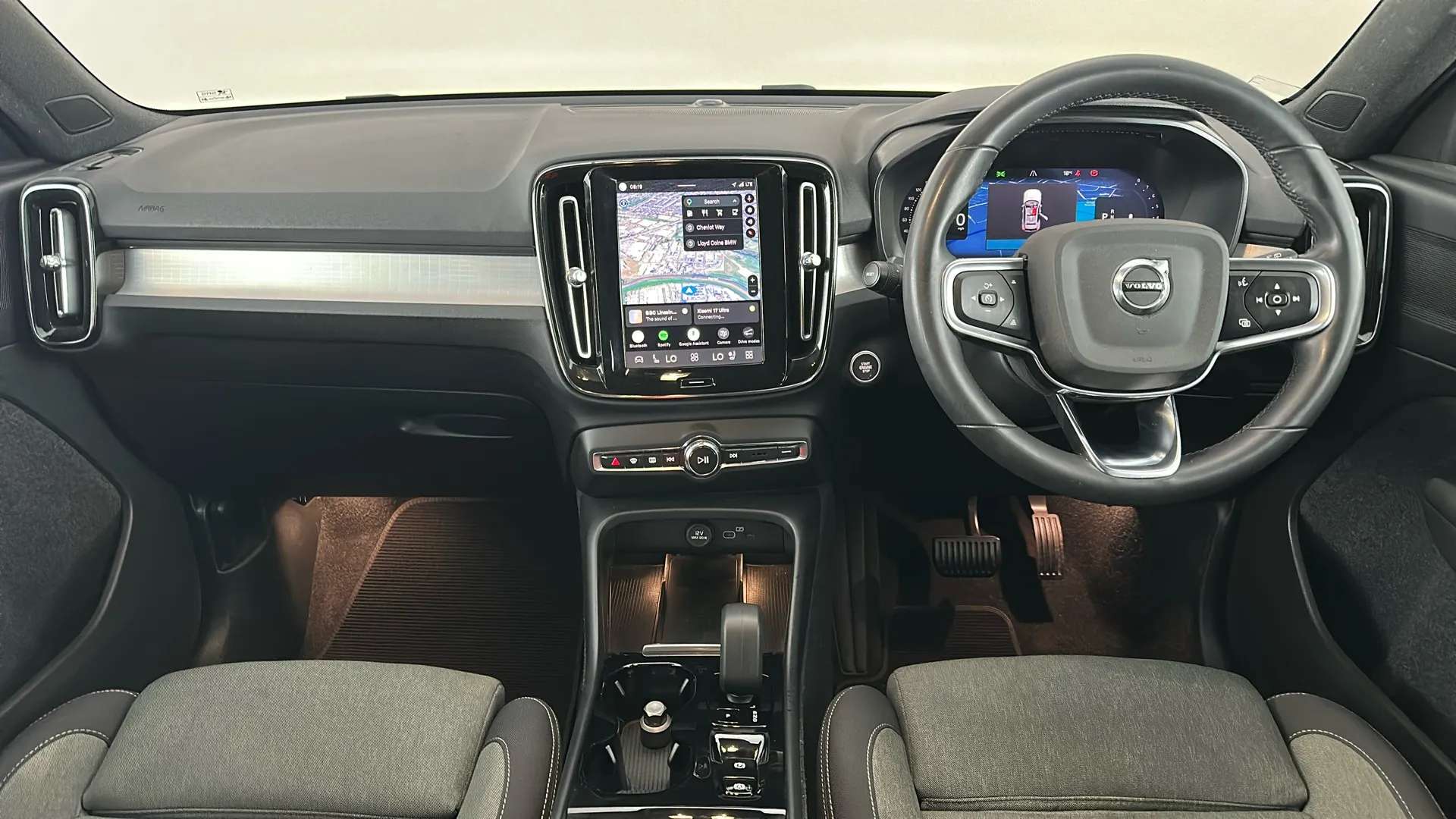 2022 VOLVO XC40 2022 VOLVO XC40
