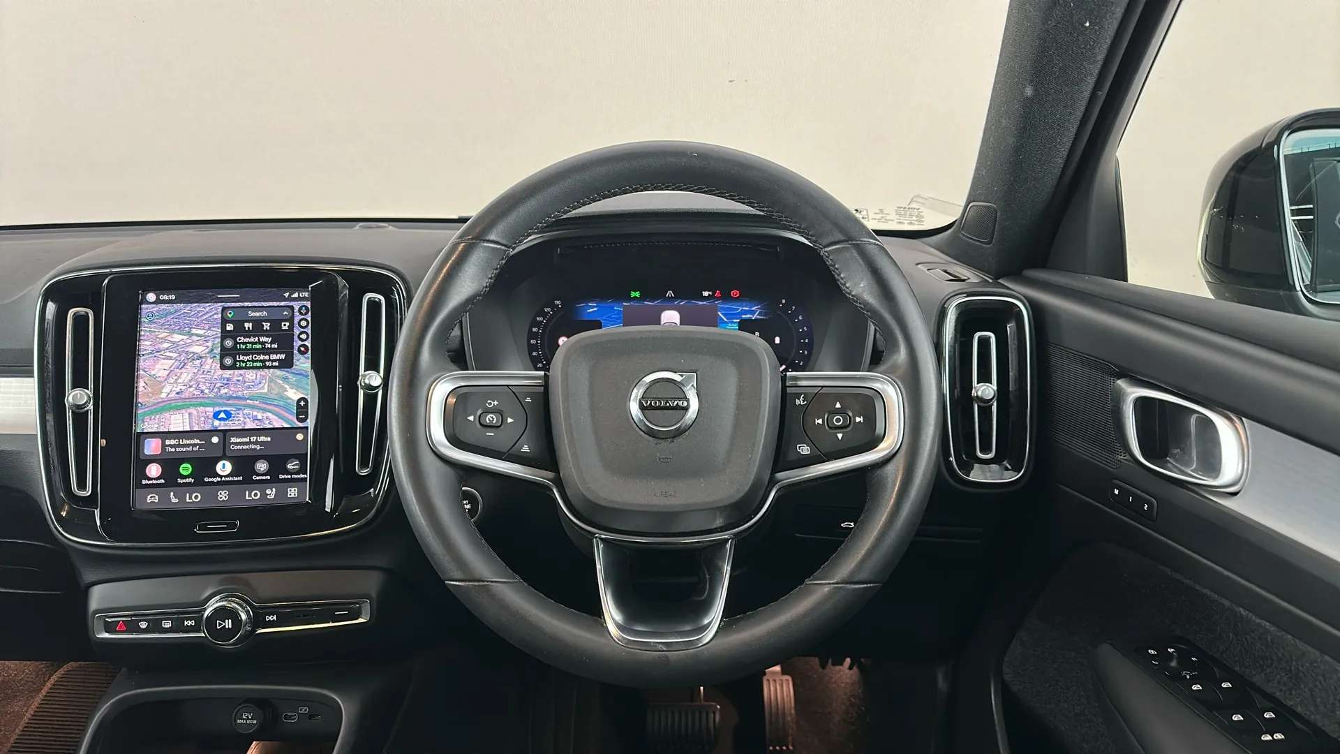 2022 VOLVO XC40 2022 VOLVO XC40