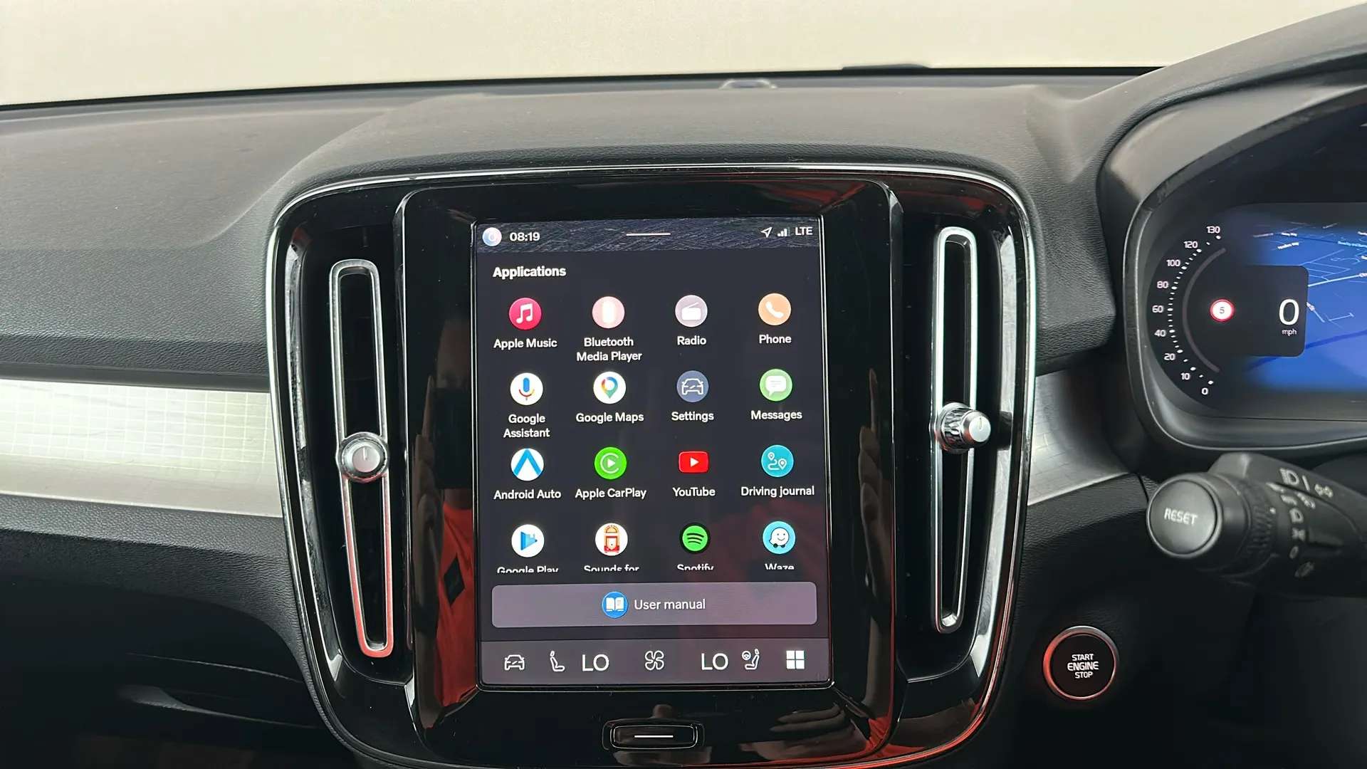 2022 VOLVO XC40 2022 VOLVO XC40