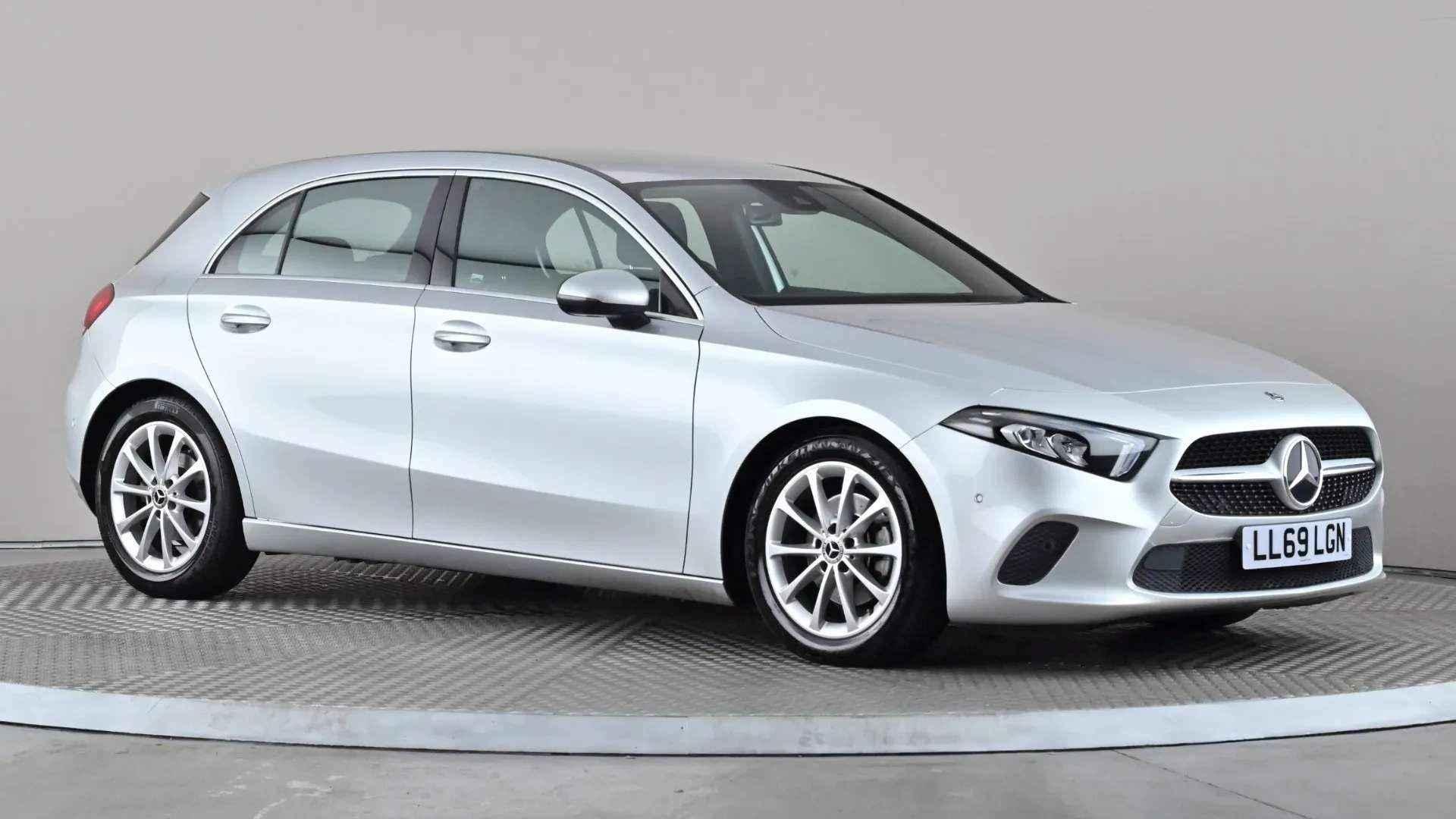 A 2019 MERCEDES-BENZ A CLASS A200 Sport Executive A 2019 MERCEDES-BENZ A CLASS A200 Sport Executive