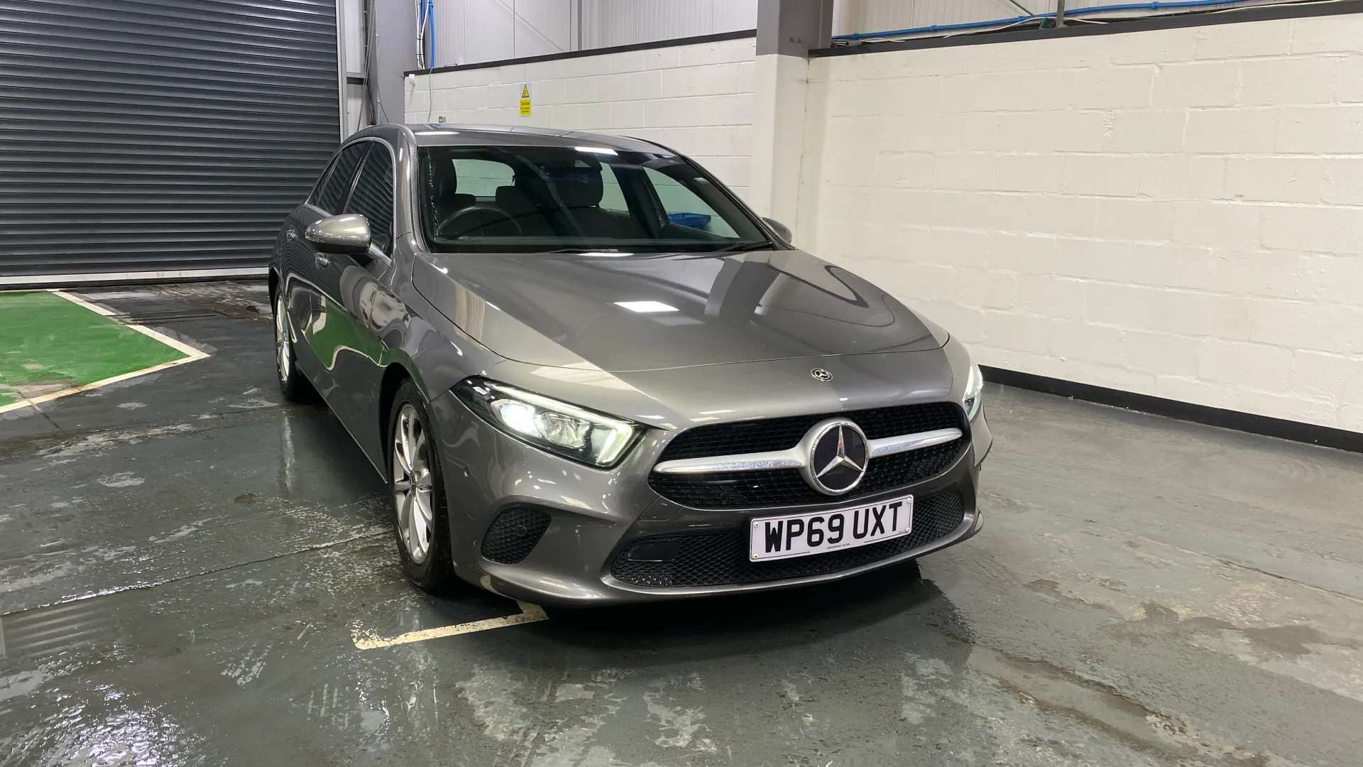 A 2019 MERCEDES-BENZ A CLASS A180 Sport Executive A 2019 MERCEDES-BENZ A CLASS A180 Sport Executive