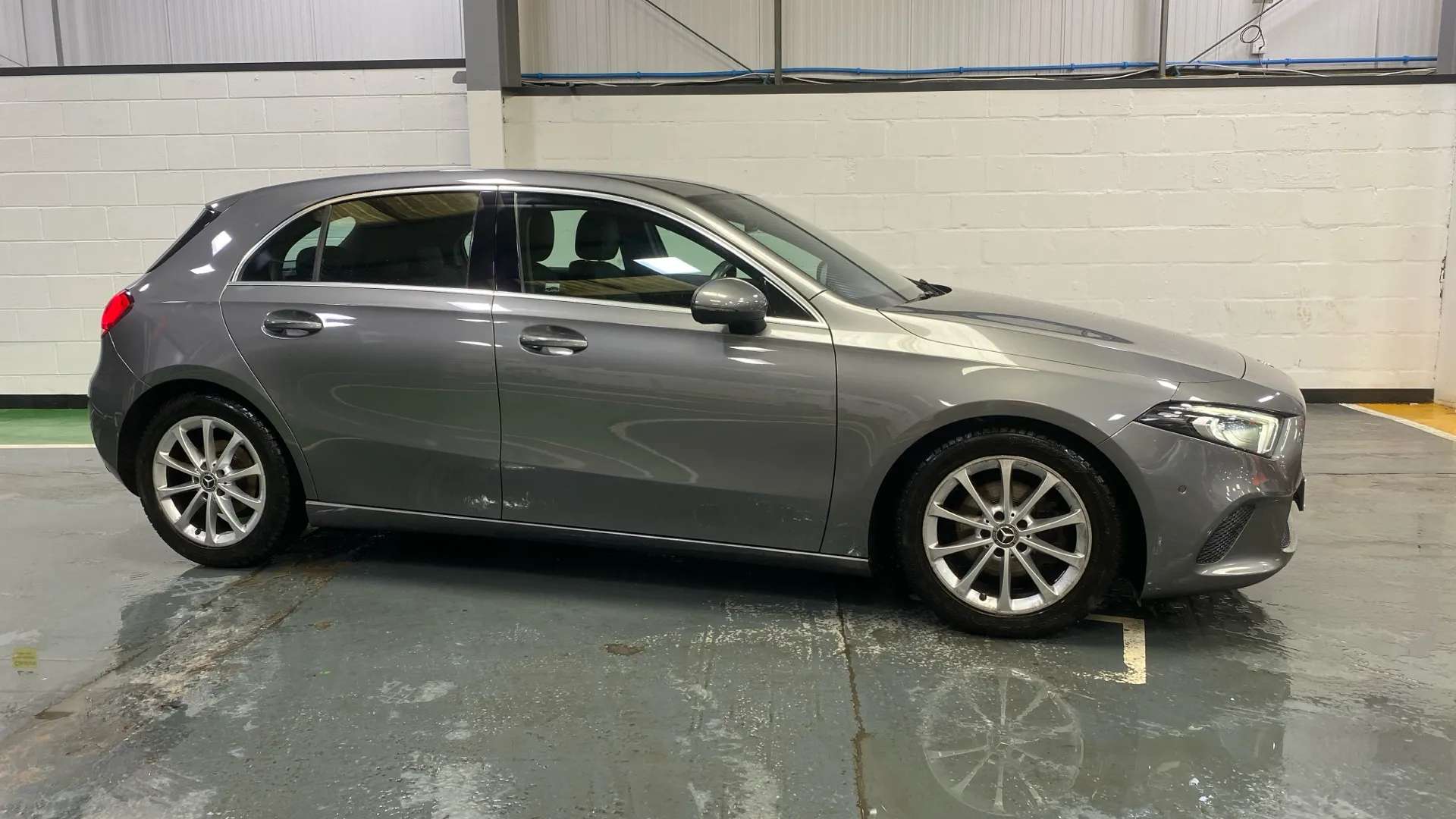 A 2019 MERCEDES-BENZ A CLASS A180 Sport Executive A 2019 MERCEDES-BENZ A CLASS A180 Sport Executive