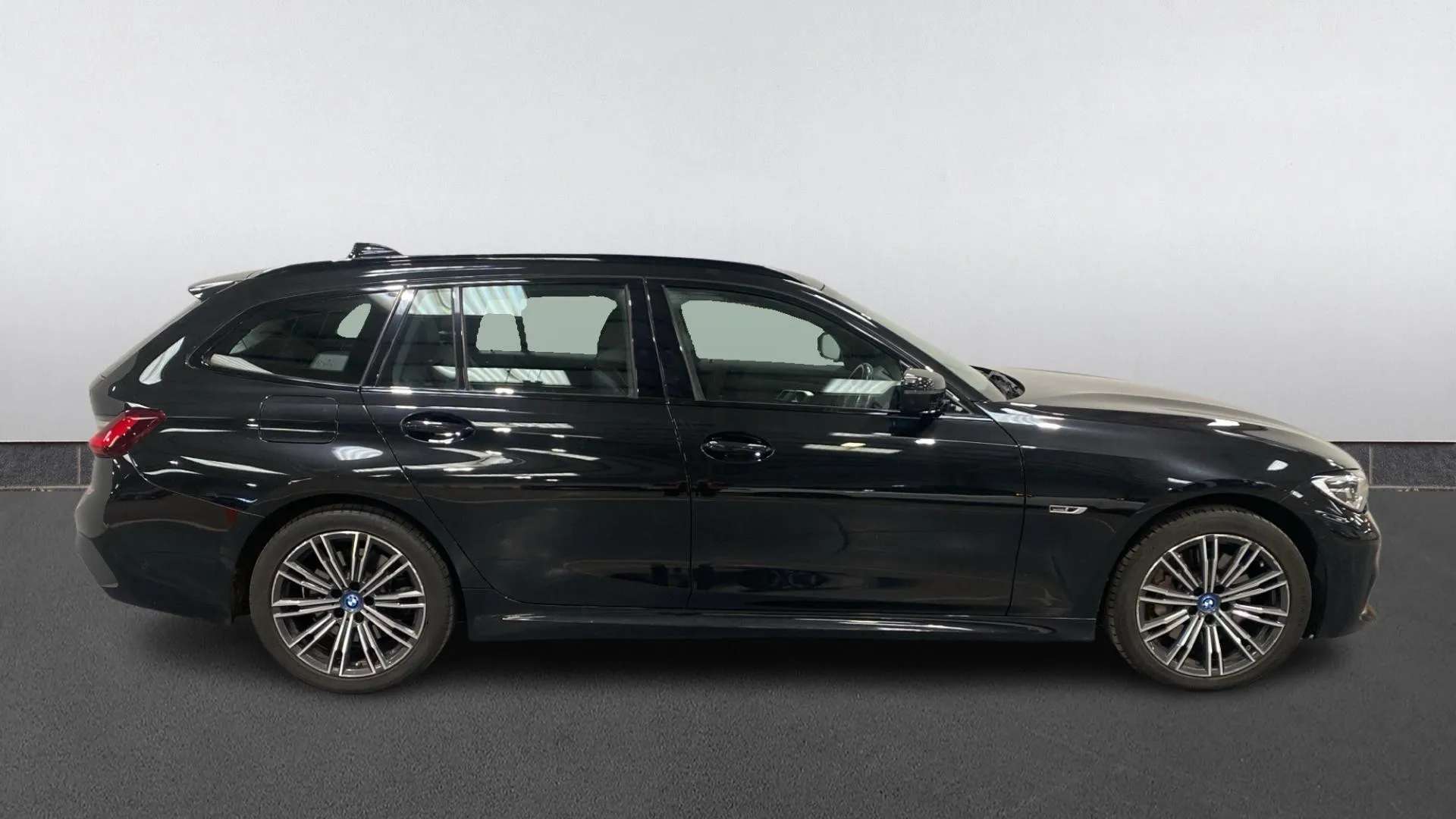 A 2022 BMW 3 SERIES TOURING 330e M Sport Step Auto A 2022 BMW 3 SERIES TOURING 330e M Sport Step Auto