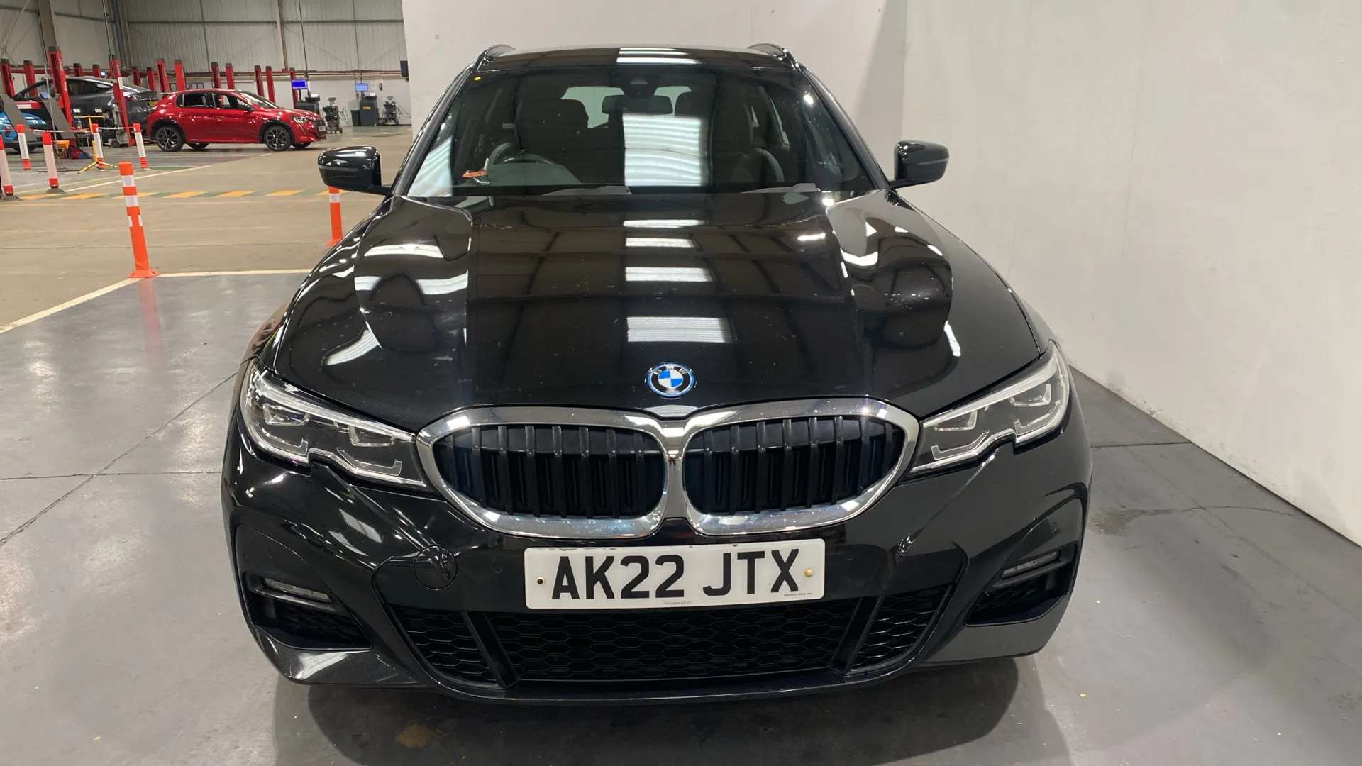 A 2022 BMW 3 SERIES TOURING 330e M Sport Step Auto A 2022 BMW 3 SERIES TOURING 330e M Sport Step Auto