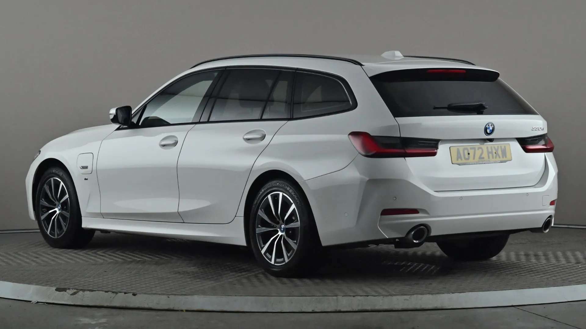 A 2022 BMW 3 SERIES TOURING 330e Sport Step Auto A 2022 BMW 3 SERIES TOURING 330e Sport Step Auto