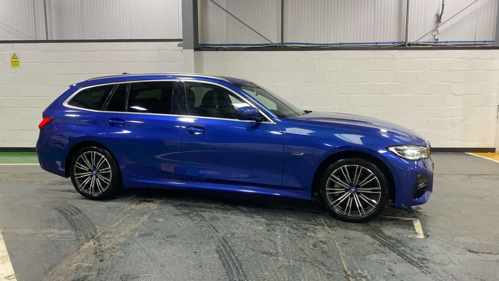 A 2022 BMW 3 SERIES 330e M Sport Step Auto A 2022 BMW 3 SERIES 330e M Sport Step Auto