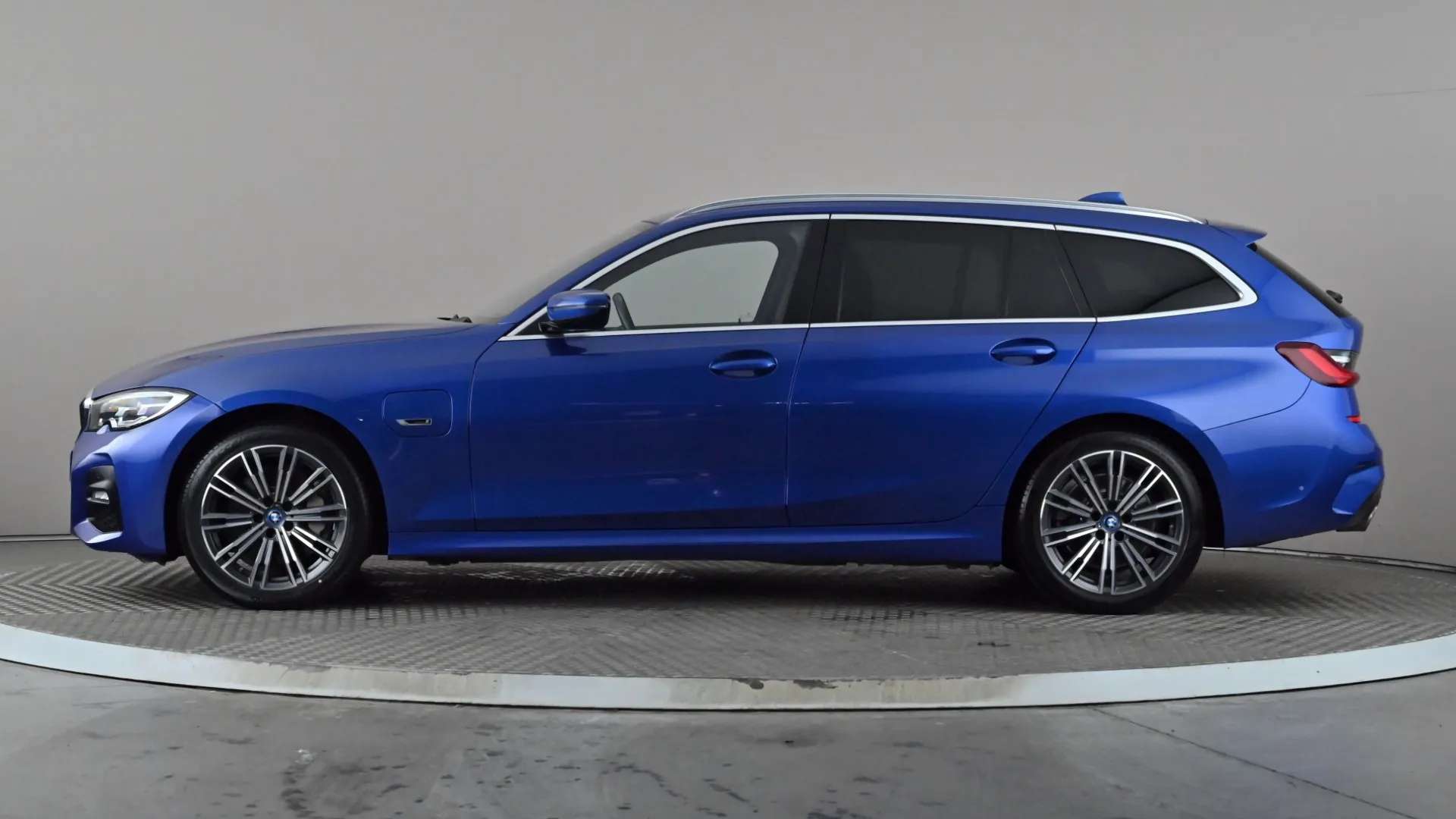 A 2022 BMW 3 SERIES 330e M Sport Step Auto A 2022 BMW 3 SERIES 330e M Sport Step Auto