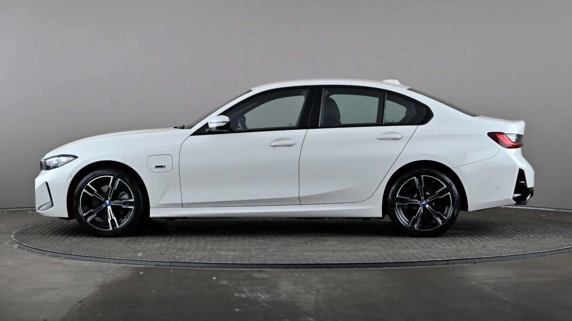 A 2023 BMW 3 SERIES 330e M Sport Step Auto A 2023 BMW 3 SERIES 330e M Sport Step Auto