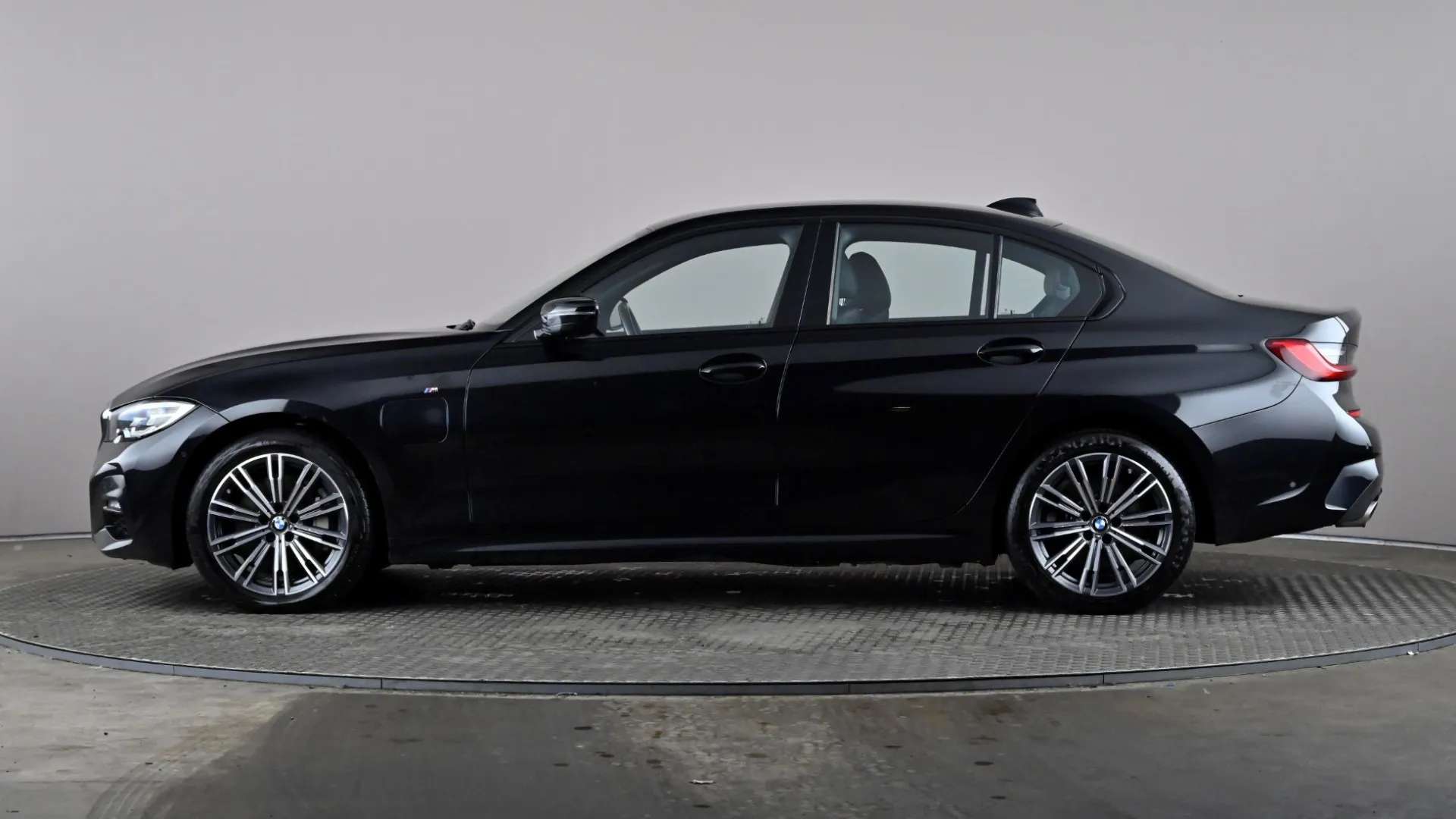 A 2021 BMW 3 SERIES 330e M Sport Step Auto A 2021 BMW 3 SERIES 330e M Sport Step Auto