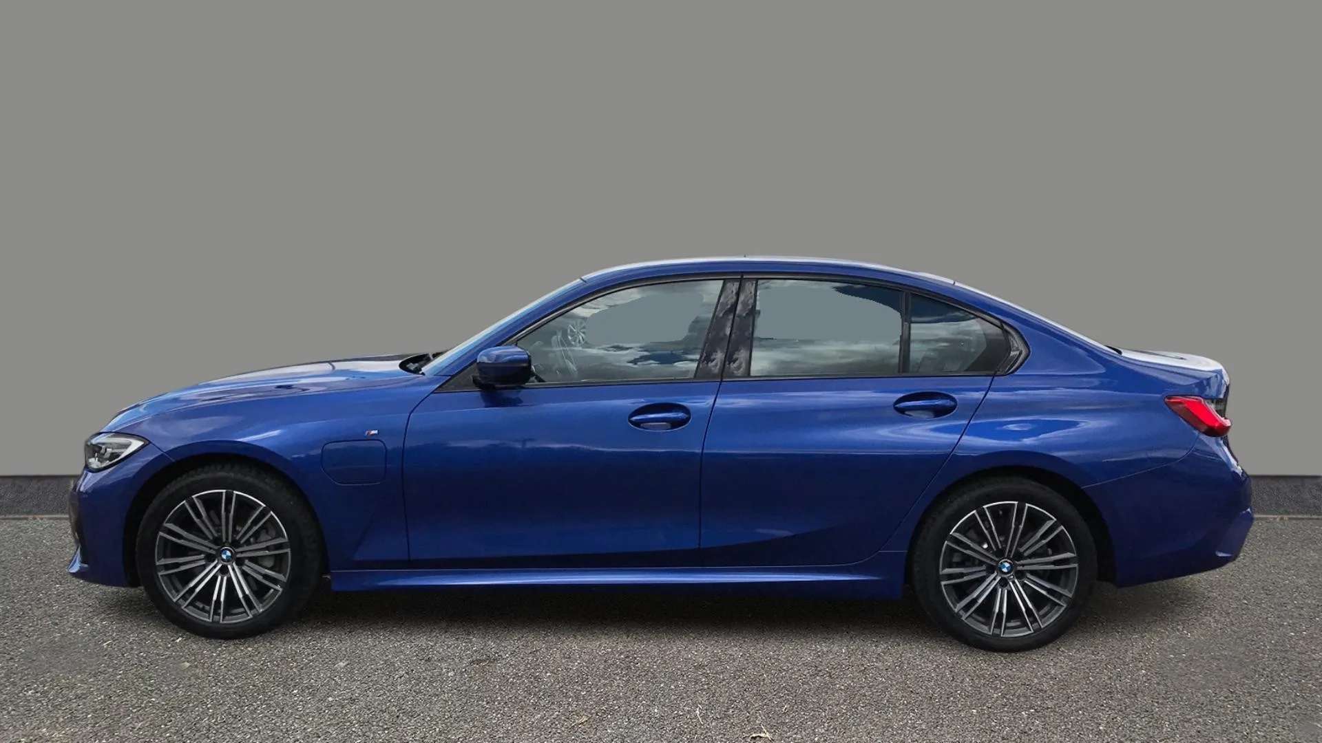 A 2020 BMW 3 SERIES 330e M Sport Step Auto A 2020 BMW 3 SERIES 330e M Sport Step Auto
