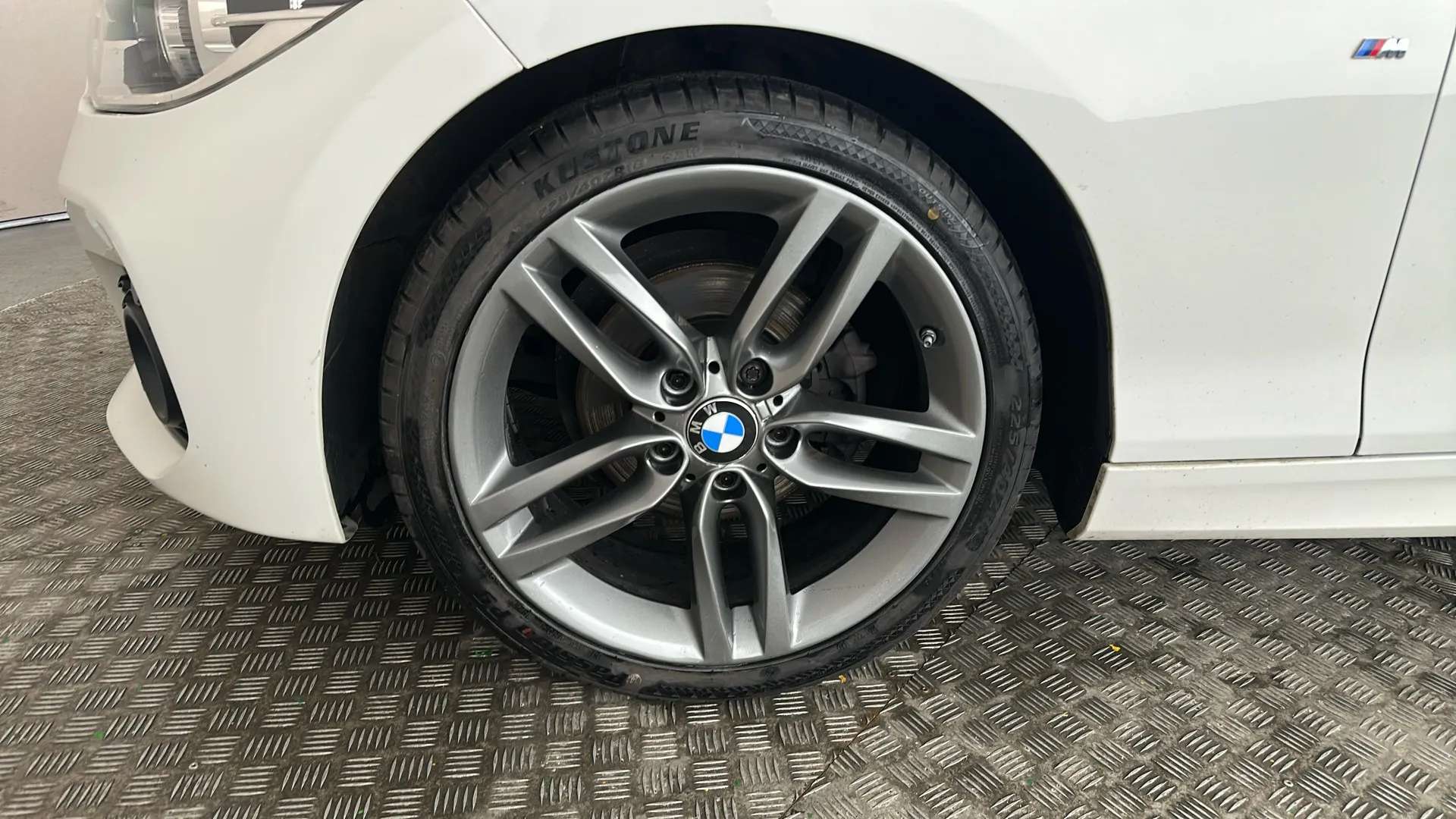 0 BMW 1 SERIES 0 BMW 1 SERIES