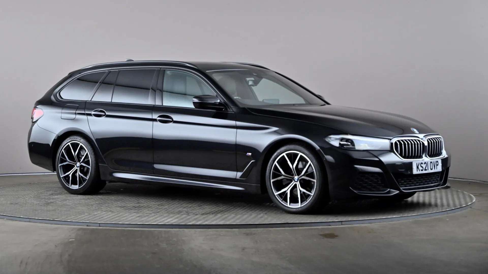 A 2021 BMW 5 SERIES TOURING 520d xDrive MHT M Sport Step Auto A 2021 BMW 5 SERIES TOURING 520d xDrive MHT M Sport Step Auto