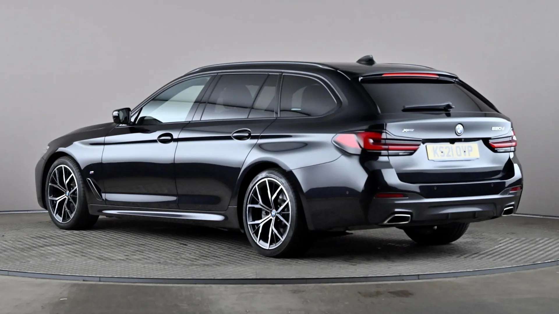 A 2021 BMW 5 SERIES TOURING 520d xDrive MHT M Sport Step Auto A 2021 BMW 5 SERIES TOURING 520d xDrive MHT M Sport Step Auto