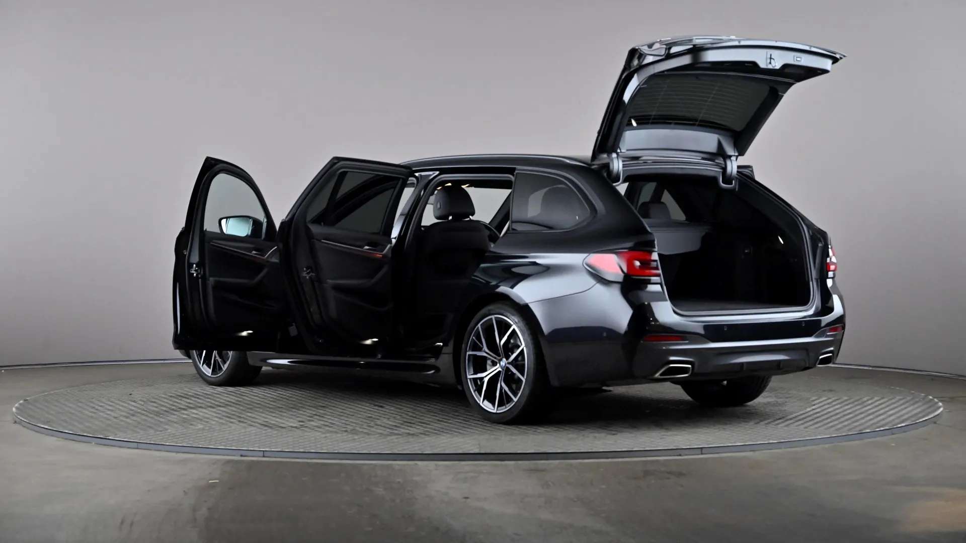 2021 BMW 5 SERIES TOURING 2021 BMW 5 SERIES TOURING