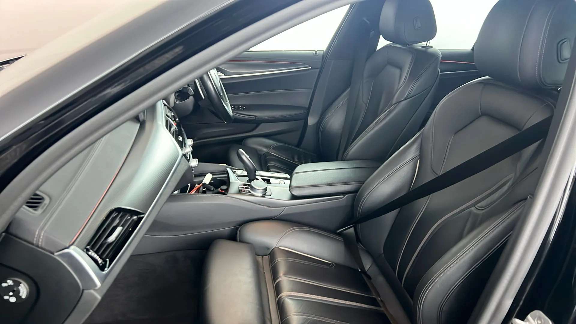 2021 BMW 5 SERIES TOURING 2021 BMW 5 SERIES TOURING