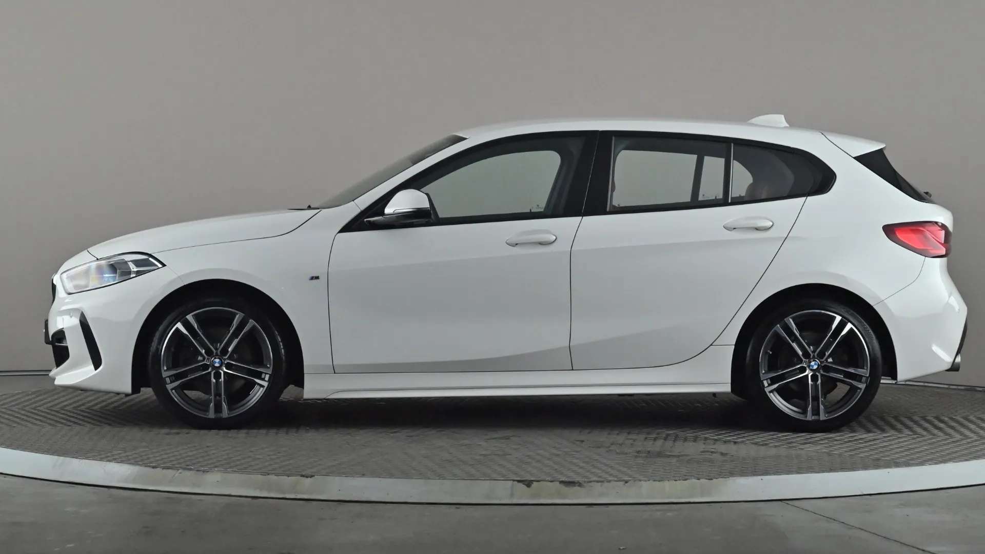 A 2020 BMW 1 SERIES 118i M Sport Step Auto A 2020 BMW 1 SERIES 118i M Sport Step Auto