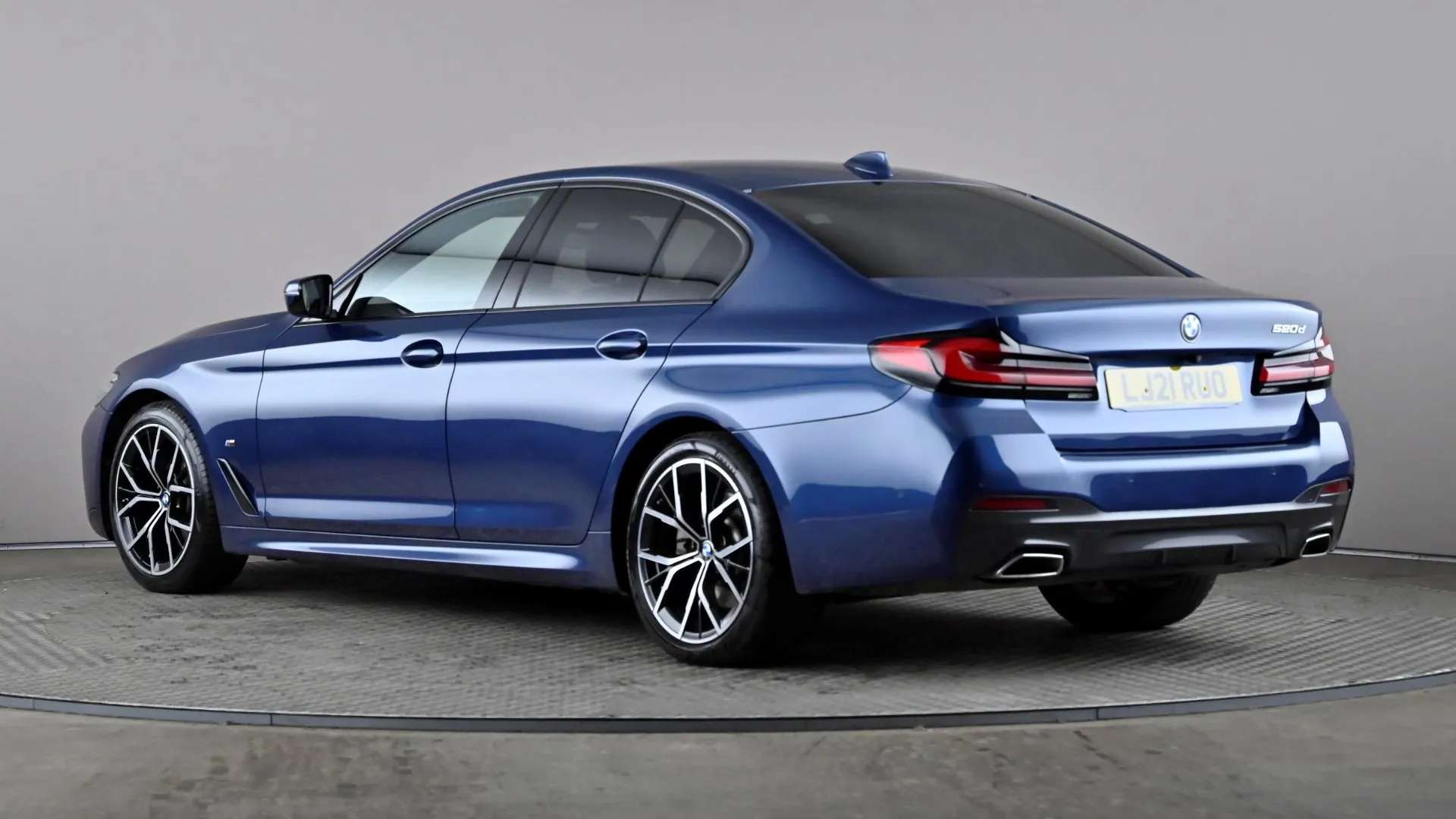 A 2021 BMW 5 SERIES 520d MHT M Sport Step Auto A 2021 BMW 5 SERIES 520d MHT M Sport Step Auto