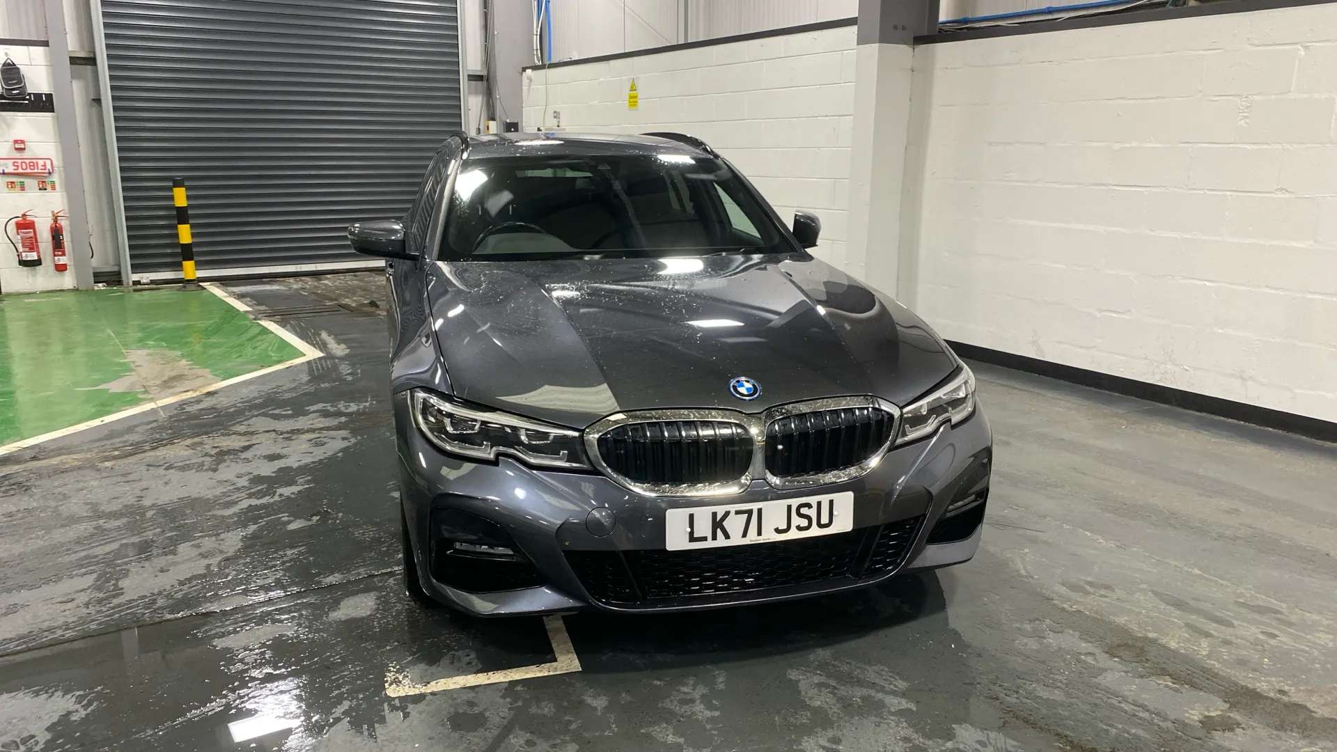 A 2022 BMW 3 SERIES TOURING 330e M Sport Step Auto A 2022 BMW 3 SERIES TOURING 330e M Sport Step Auto