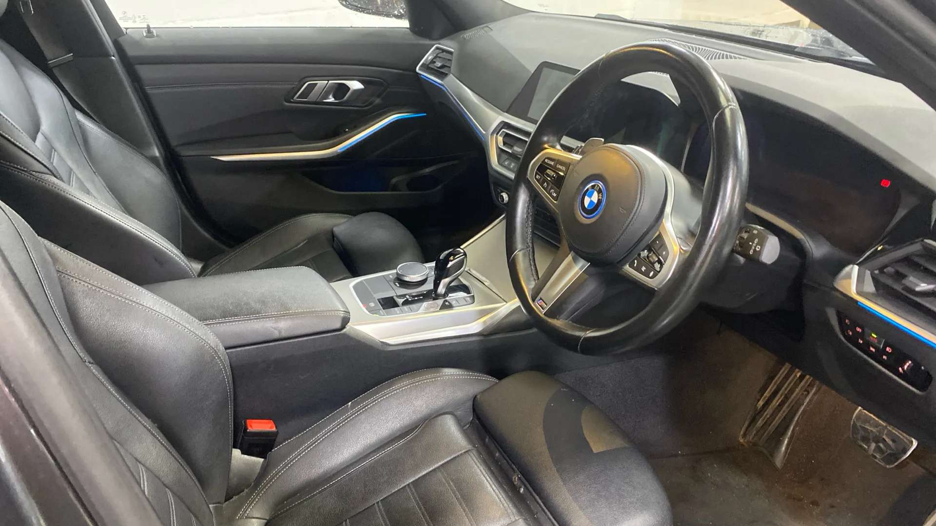 A 2022 BMW 3 SERIES TOURING 330e M Sport Step Auto A 2022 BMW 3 SERIES TOURING 330e M Sport Step Auto