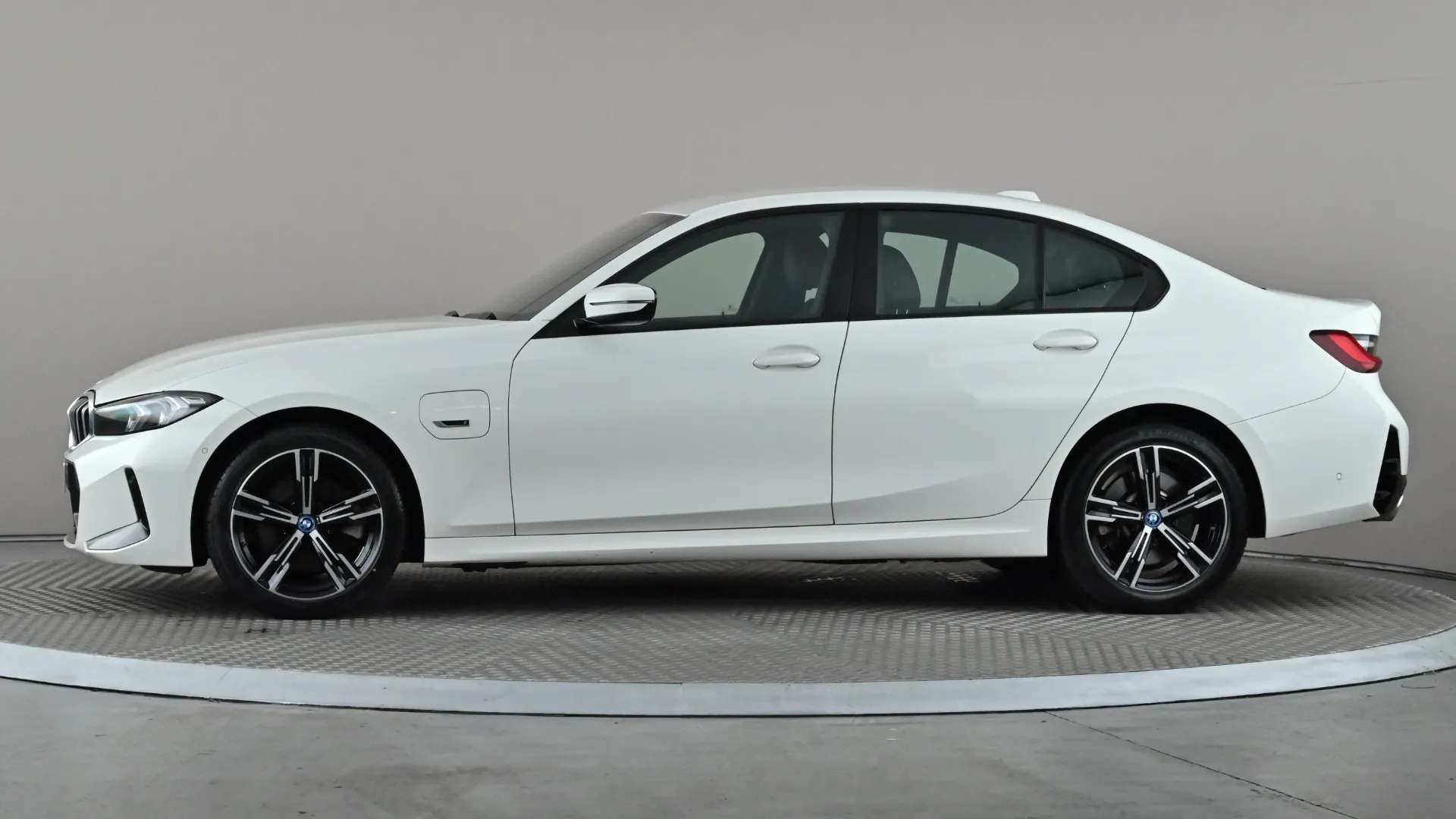A 2023 BMW 3 SERIES 330e M Sport Step Auto A 2023 BMW 3 SERIES 330e M Sport Step Auto