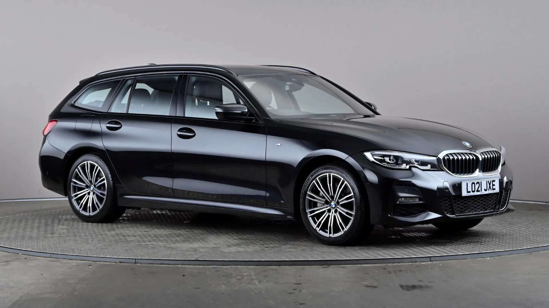 A 2021 BMW 3 SERIES TOURING 330e M Sport Step Auto A 2021 BMW 3 SERIES TOURING 330e M Sport Step Auto