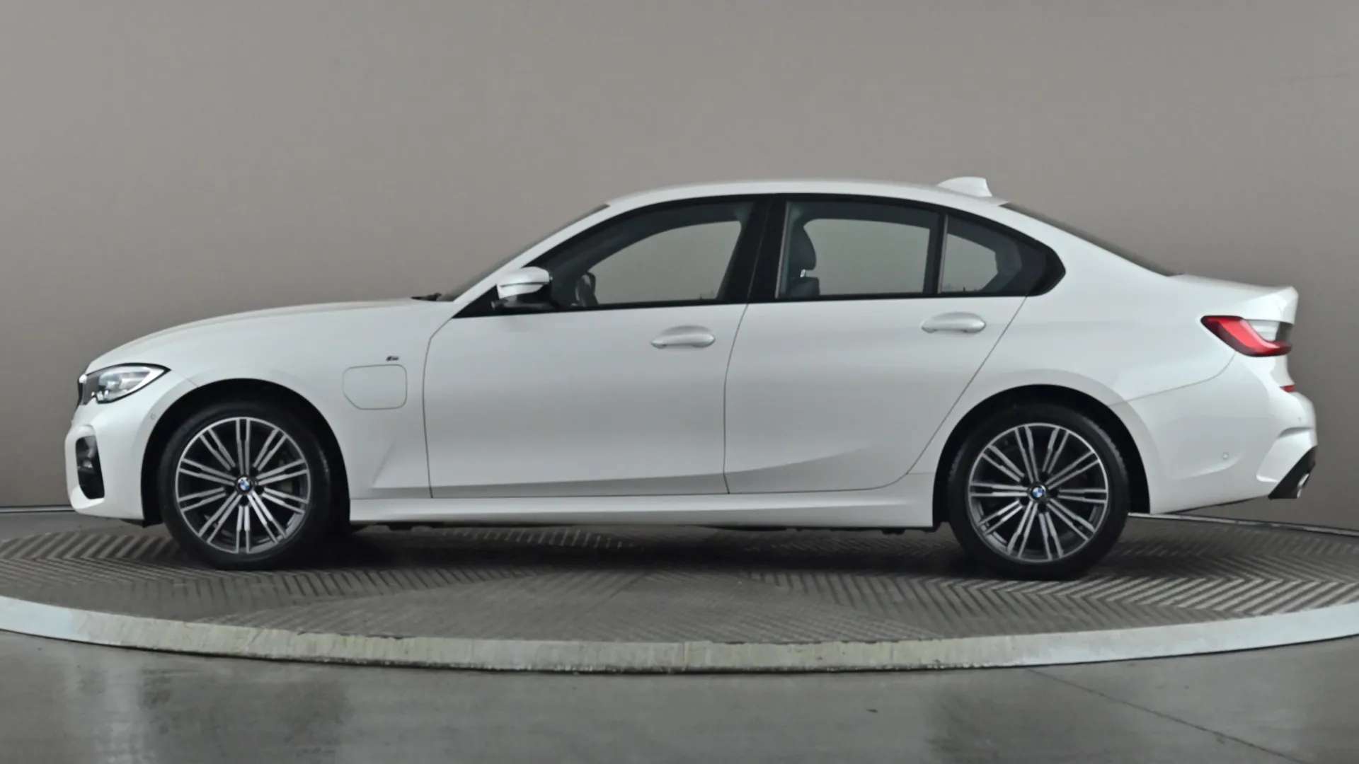 A 2021 BMW 3 SERIES 330e M Sport Step Auto A 2021 BMW 3 SERIES 330e M Sport Step Auto