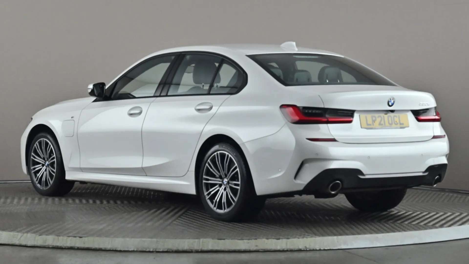 A 2021 BMW 3 SERIES 330e M Sport Step Auto A 2021 BMW 3 SERIES 330e M Sport Step Auto