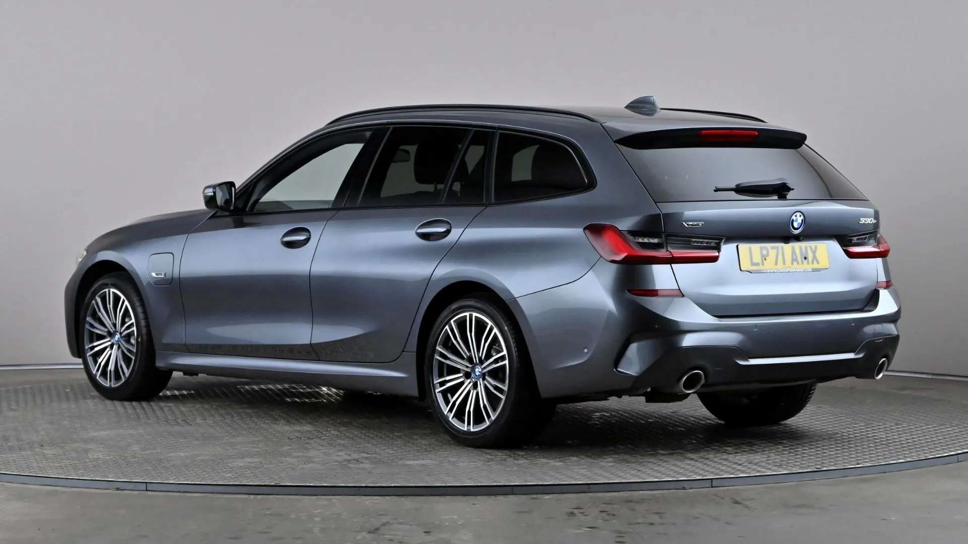 A 2022 BMW 3 SERIES TOURING 330e xDrive M Sport Step Auto A 2022 BMW 3 SERIES TOURING 330e xDrive M Sport Step Auto