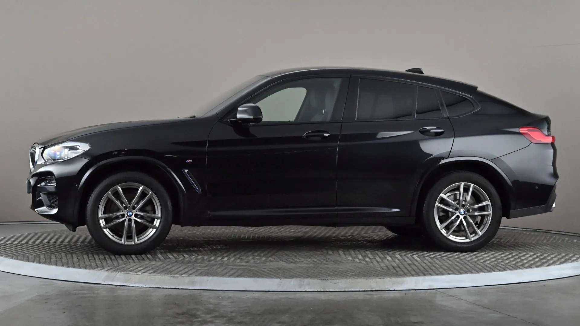 A 2020 BMW X4 xDrive20d MHT M Sport Step Auto A 2020 BMW X4 xDrive20d MHT M Sport Step Auto