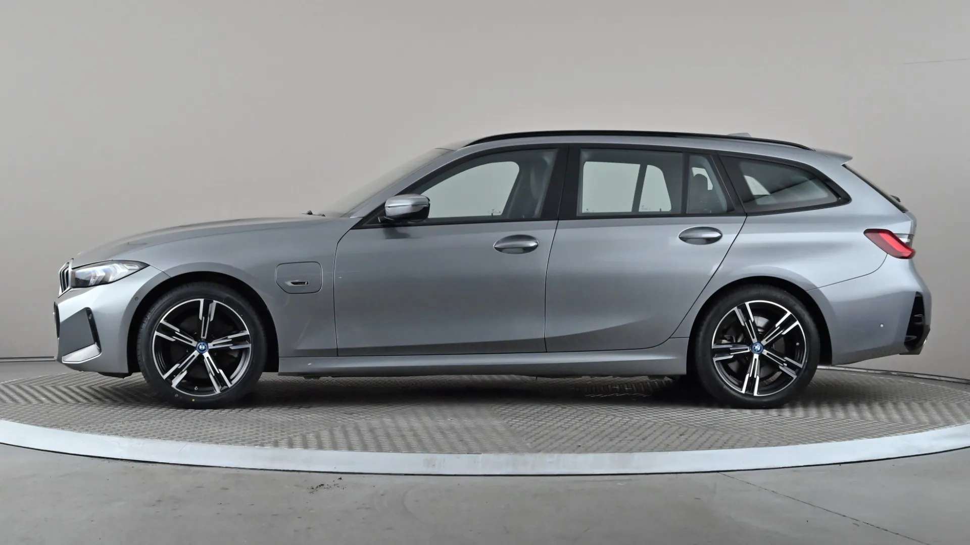 A 2023 BMW 3 SERIES TOURING 330e xDrive M Sport Step Auto A 2023 BMW 3 SERIES TOURING 330e xDrive M Sport Step Auto