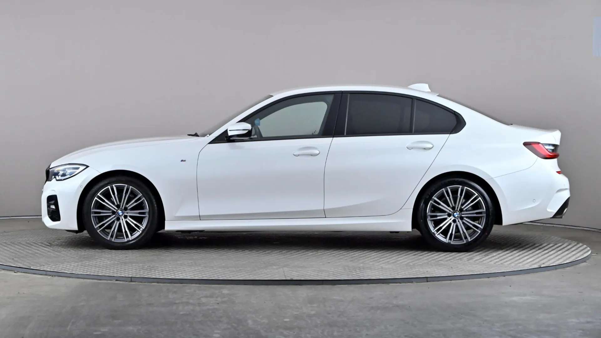 A 2021 BMW 3 SERIES 320i M Sport Step Auto A 2021 BMW 3 SERIES 320i M Sport Step Auto