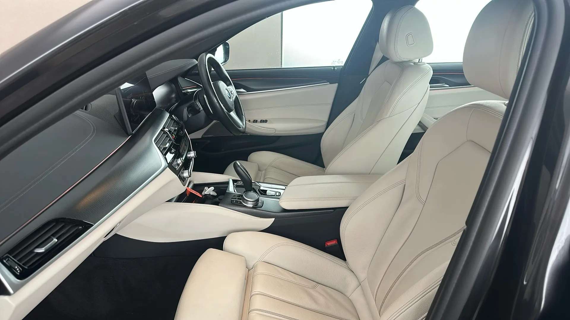 2021 BMW 5 SERIES TOURING 2021 BMW 5 SERIES TOURING