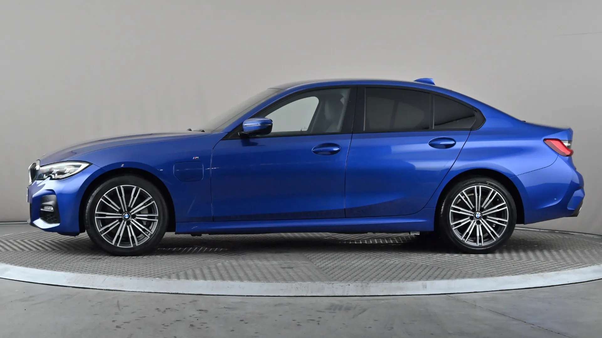 A 2021 BMW 3 SERIES 330e M Sport Step Auto A 2021 BMW 3 SERIES 330e M Sport Step Auto