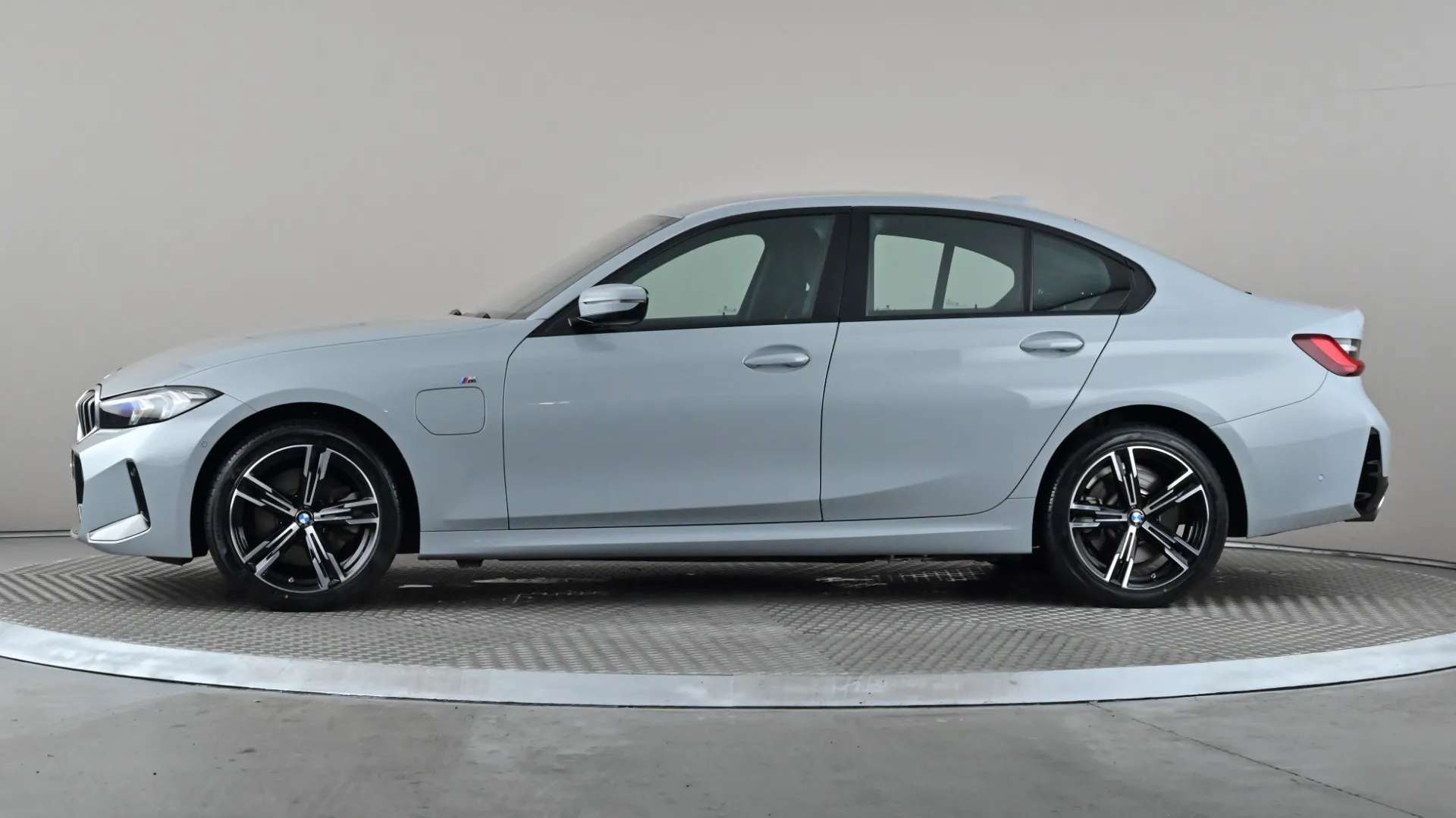 A 2024 BMW 3 SERIES 330e 22.3 kWh M Sport Step Auto A 2024 BMW 3 SERIES 330e 22.3 kWh M Sport Step Auto
