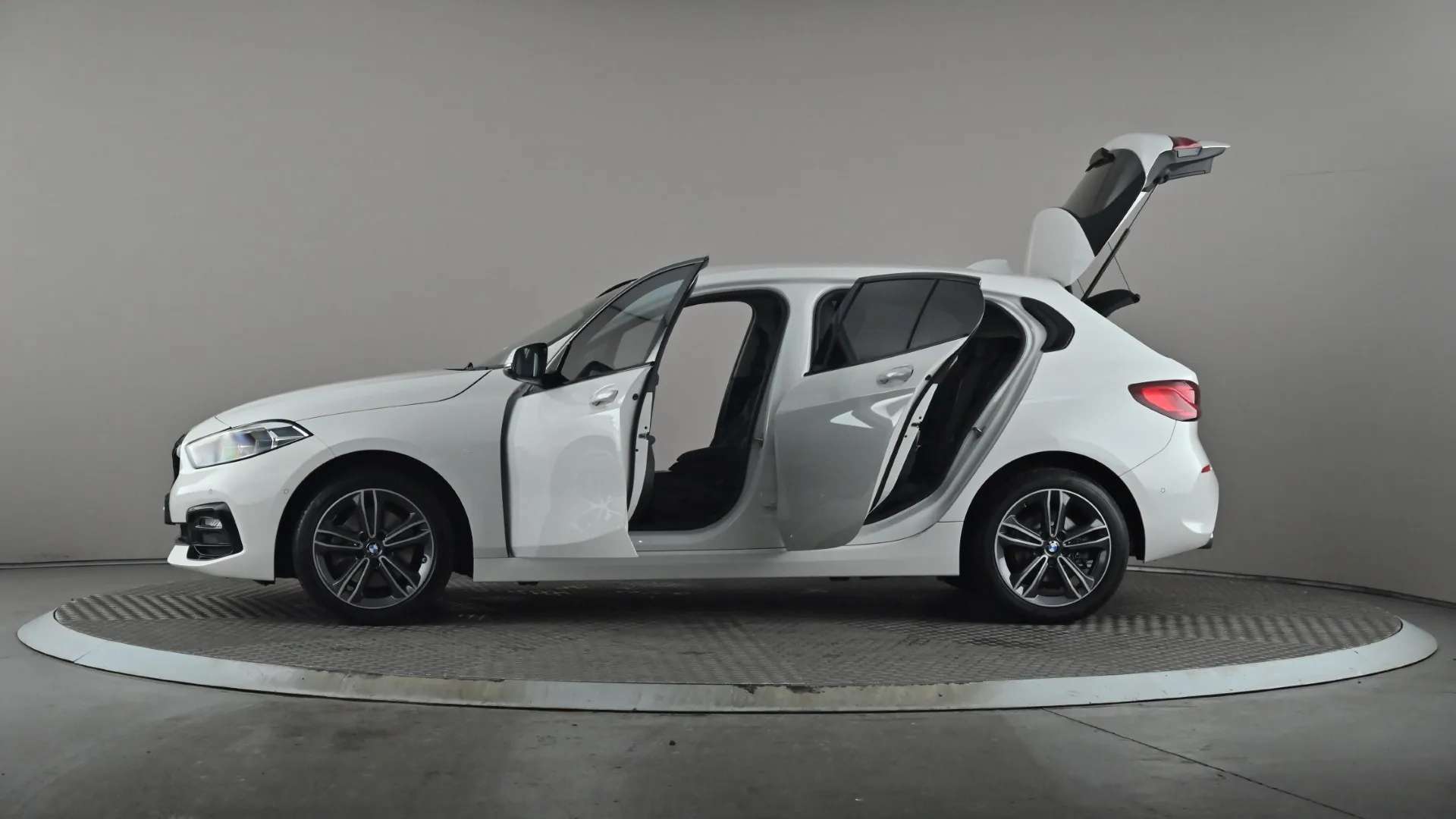 2021 BMW 1 SERIES 2021 BMW 1 SERIES