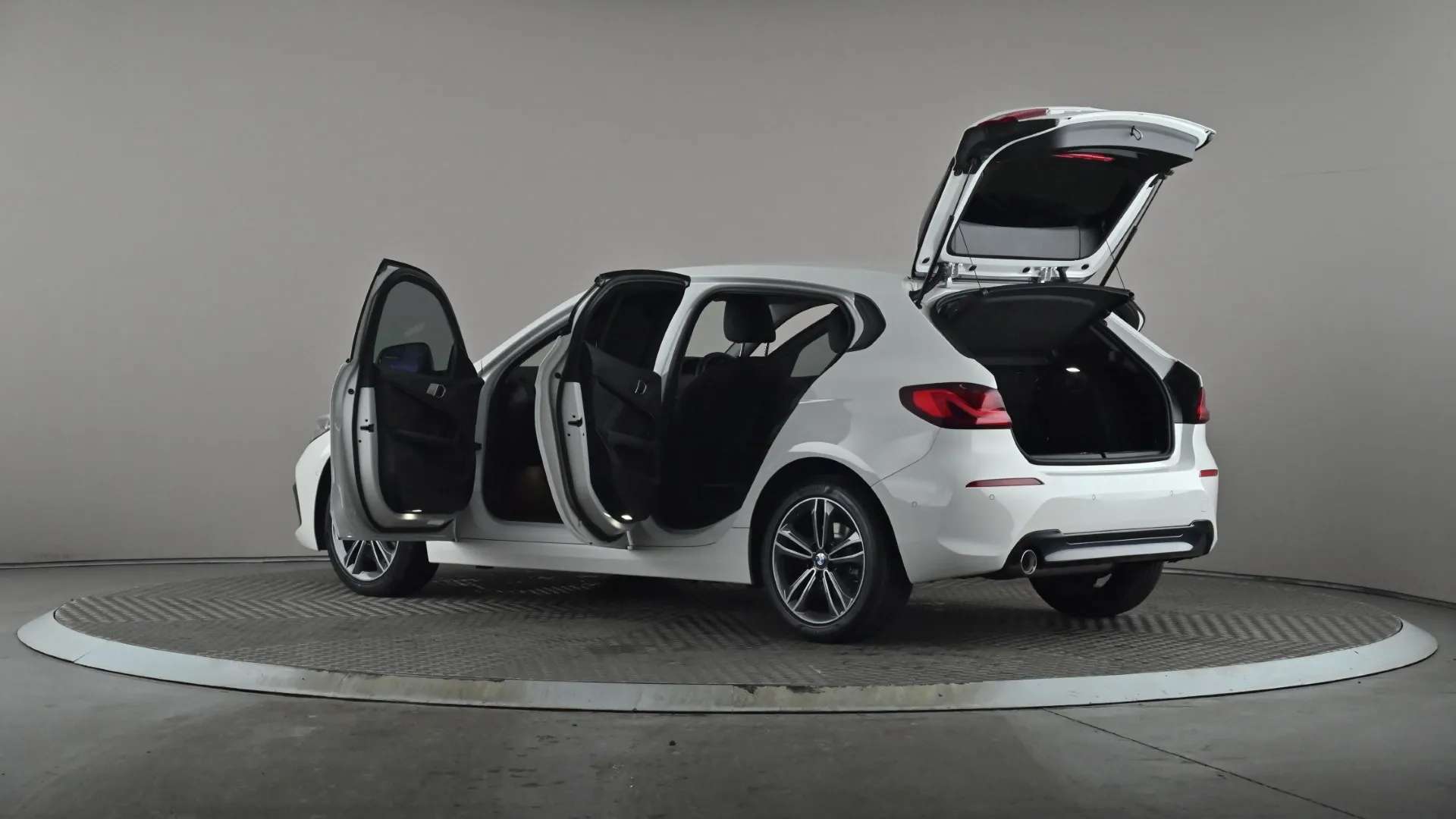 2021 BMW 1 SERIES 2021 BMW 1 SERIES
