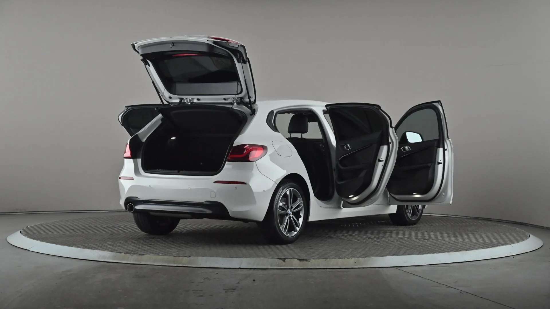 2021 BMW 1 SERIES 2021 BMW 1 SERIES