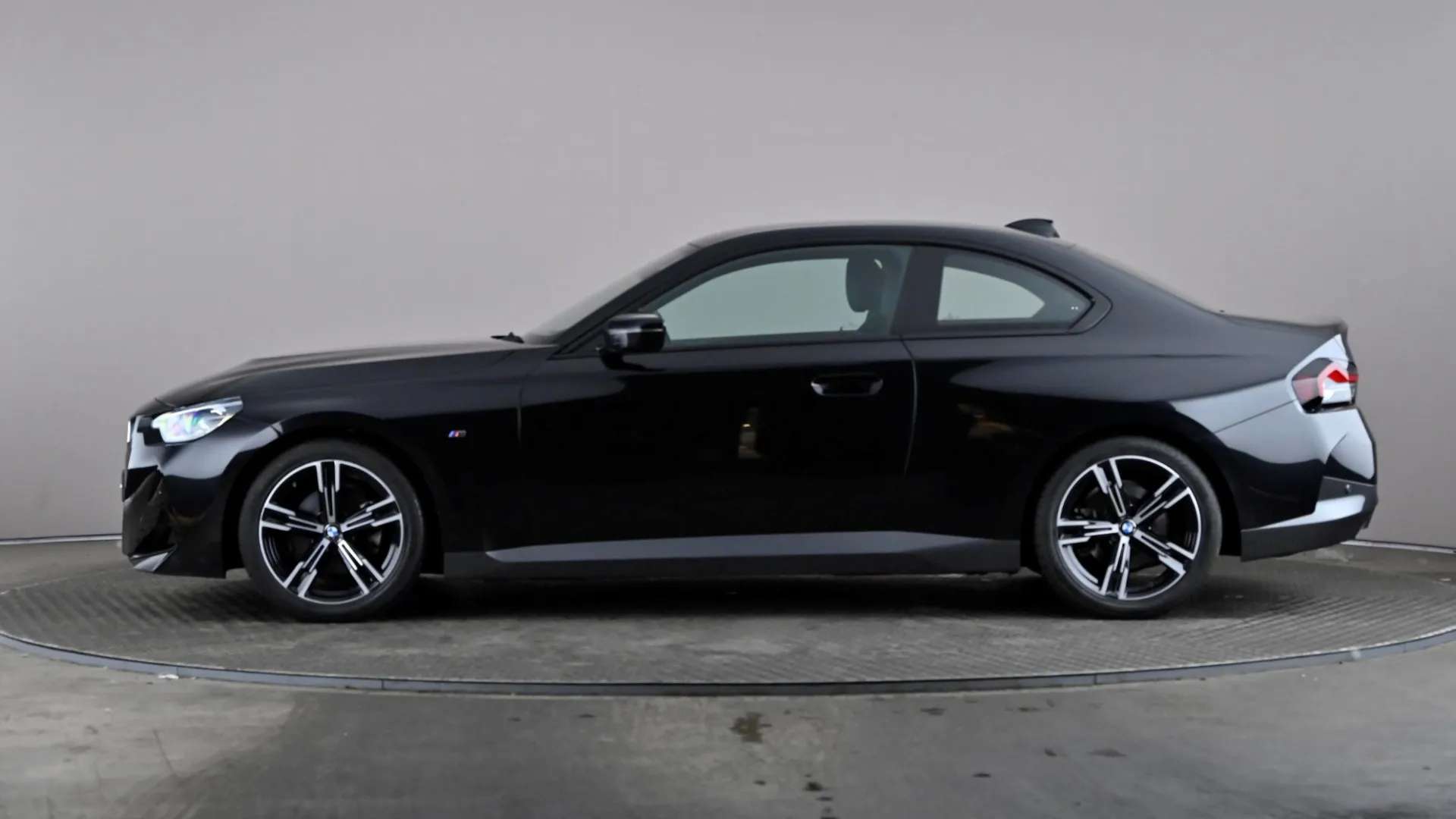 A 2022 BMW 2 SERIES 220i M Sport Step Auto A 2022 BMW 2 SERIES 220i M Sport Step Auto