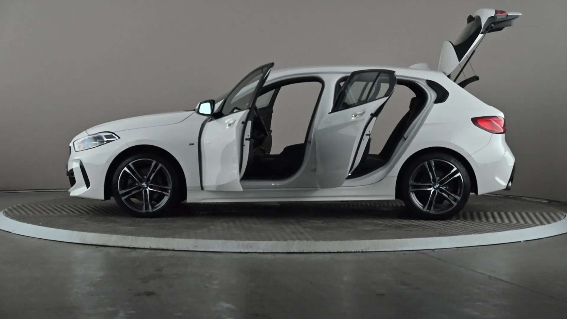 2021 BMW 1 SERIES 2021 BMW 1 SERIES