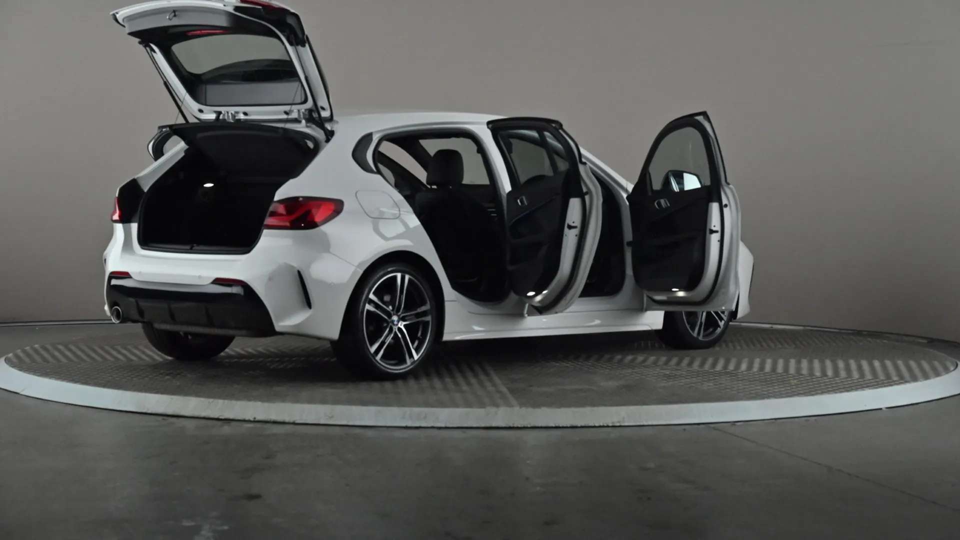 2021 BMW 1 SERIES 2021 BMW 1 SERIES