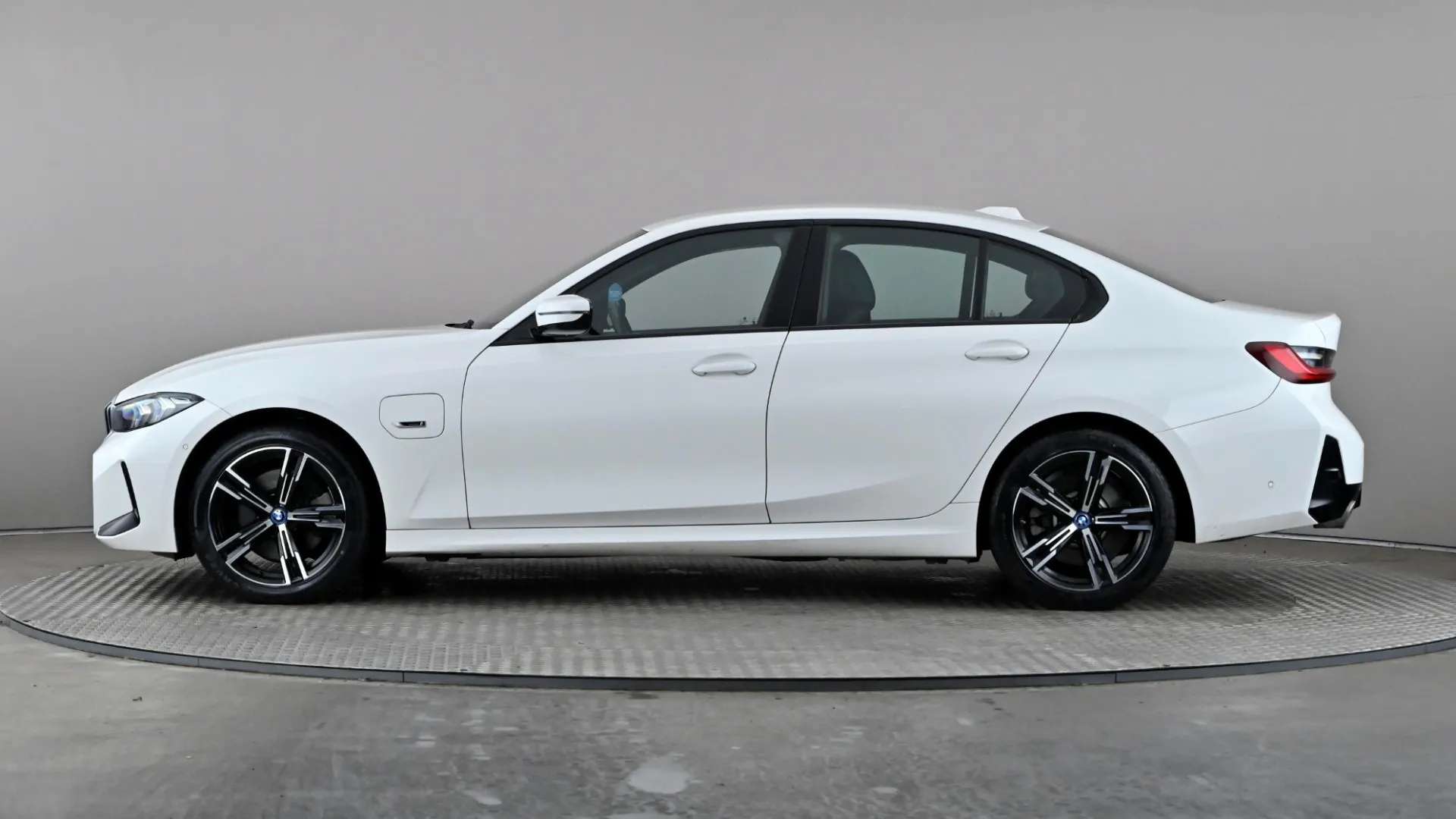 A 2023 BMW 3 SERIES 330e M Sport Step Auto A 2023 BMW 3 SERIES 330e M Sport Step Auto