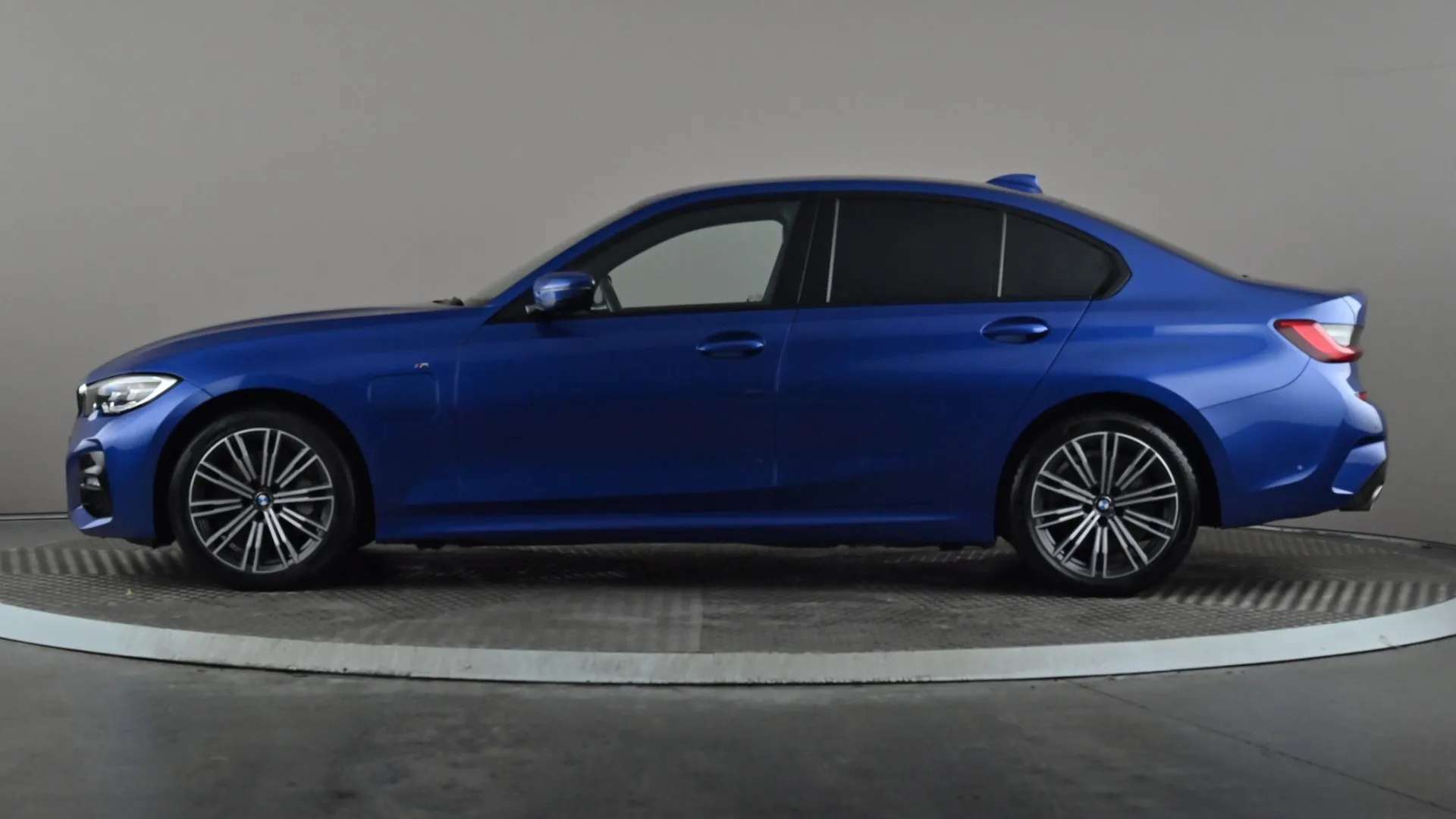 A 2020 BMW 3 SERIES 330e M Sport Step Auto A 2020 BMW 3 SERIES 330e M Sport Step Auto