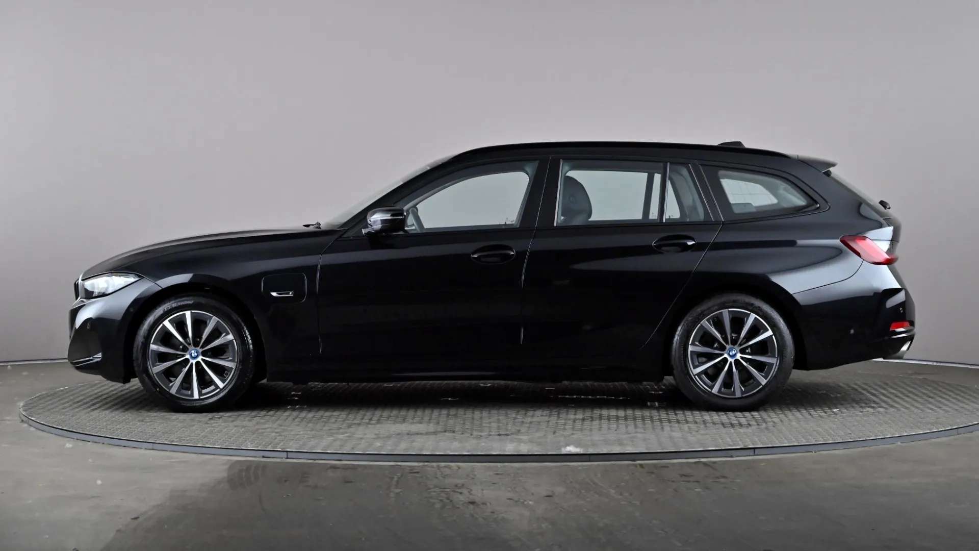 A 2023 BMW 3 SERIES TOURING 330e Sport Step Auto A 2023 BMW 3 SERIES TOURING 330e Sport Step Auto