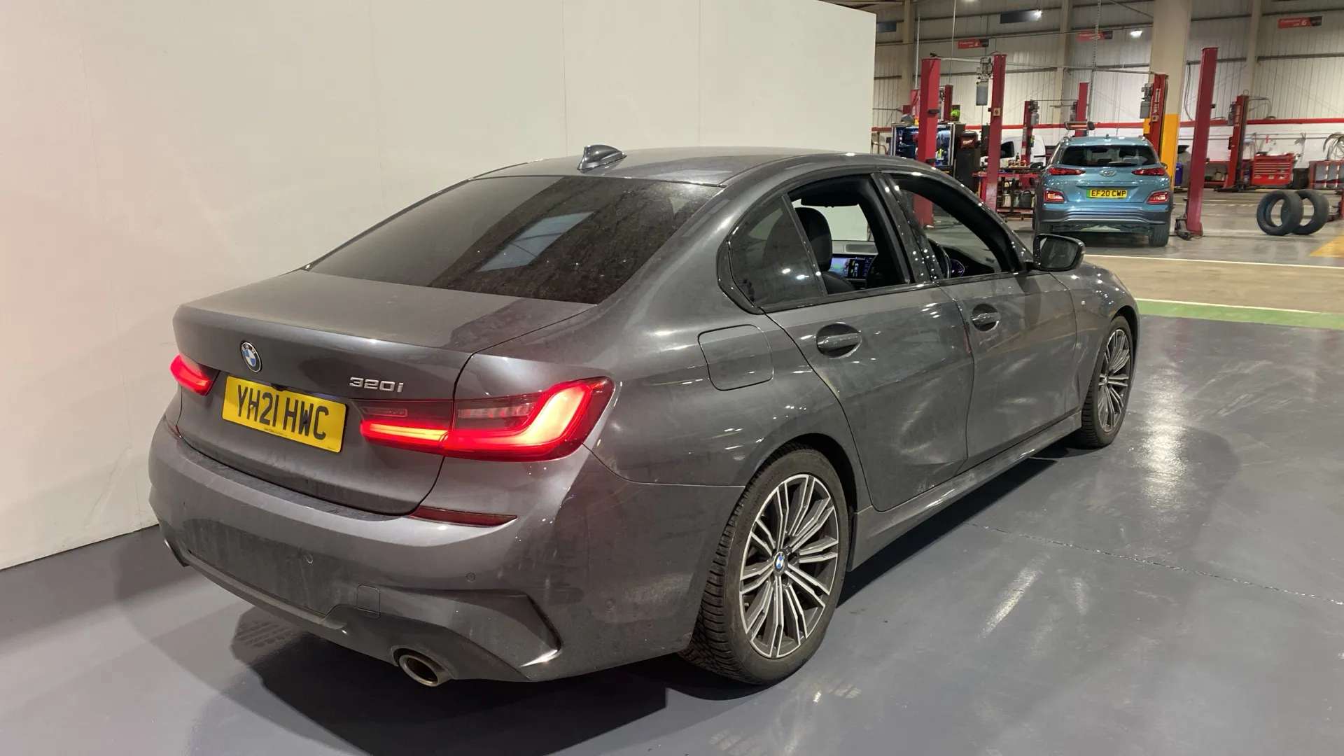 A 2021 BMW 3 SERIES 320i M Sport Step Auto A 2021 BMW 3 SERIES 320i M Sport Step Auto