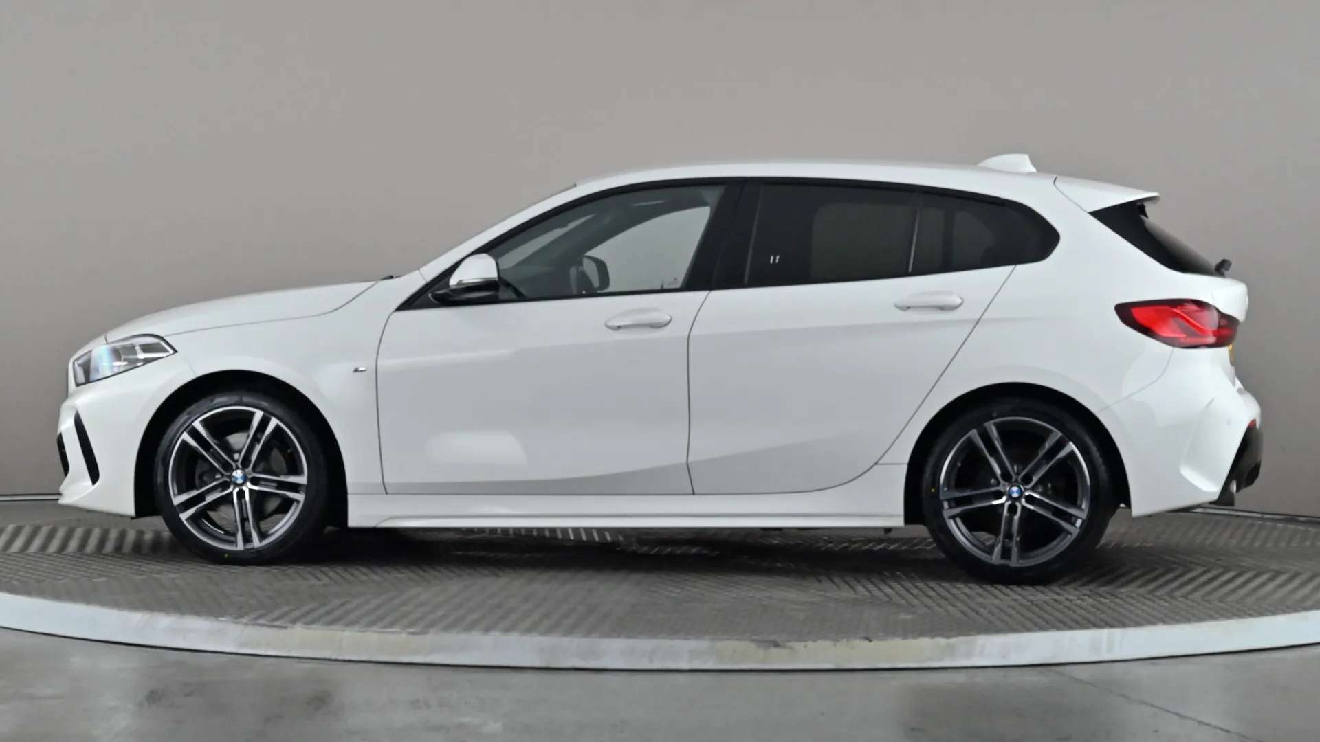 A 2020 BMW 1 SERIES 118i M Sport Step Auto A 2020 BMW 1 SERIES 118i M Sport Step Auto