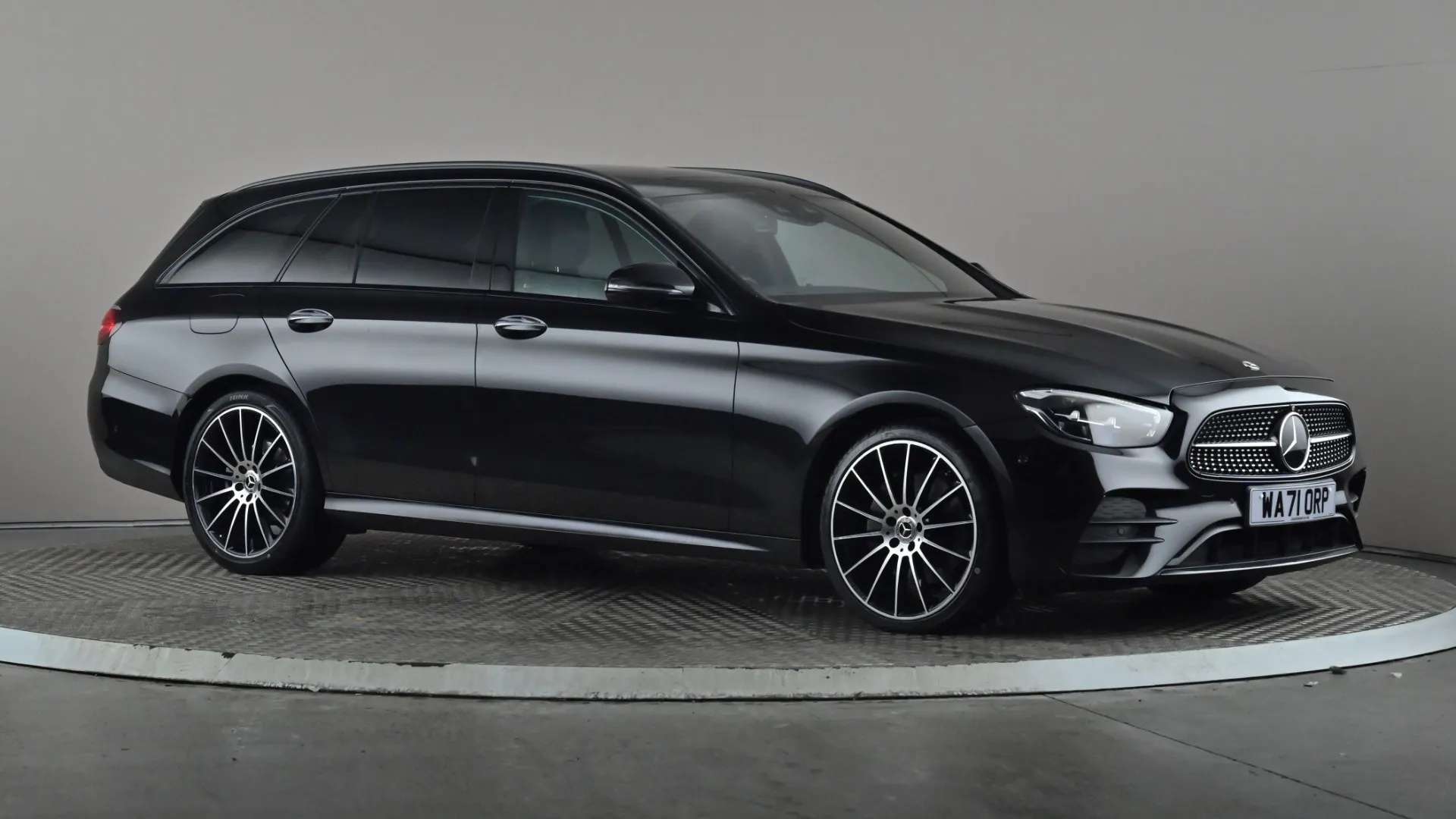 A 2021 MERCEDES-BENZ E CLASS E300d 4Matic AMG Line Night Ed Prem+ 9G-Tronic A 2021 MERCEDES-BENZ E CLASS E300d 4Matic AMG Line Night Ed Prem+ 9G-Tronic