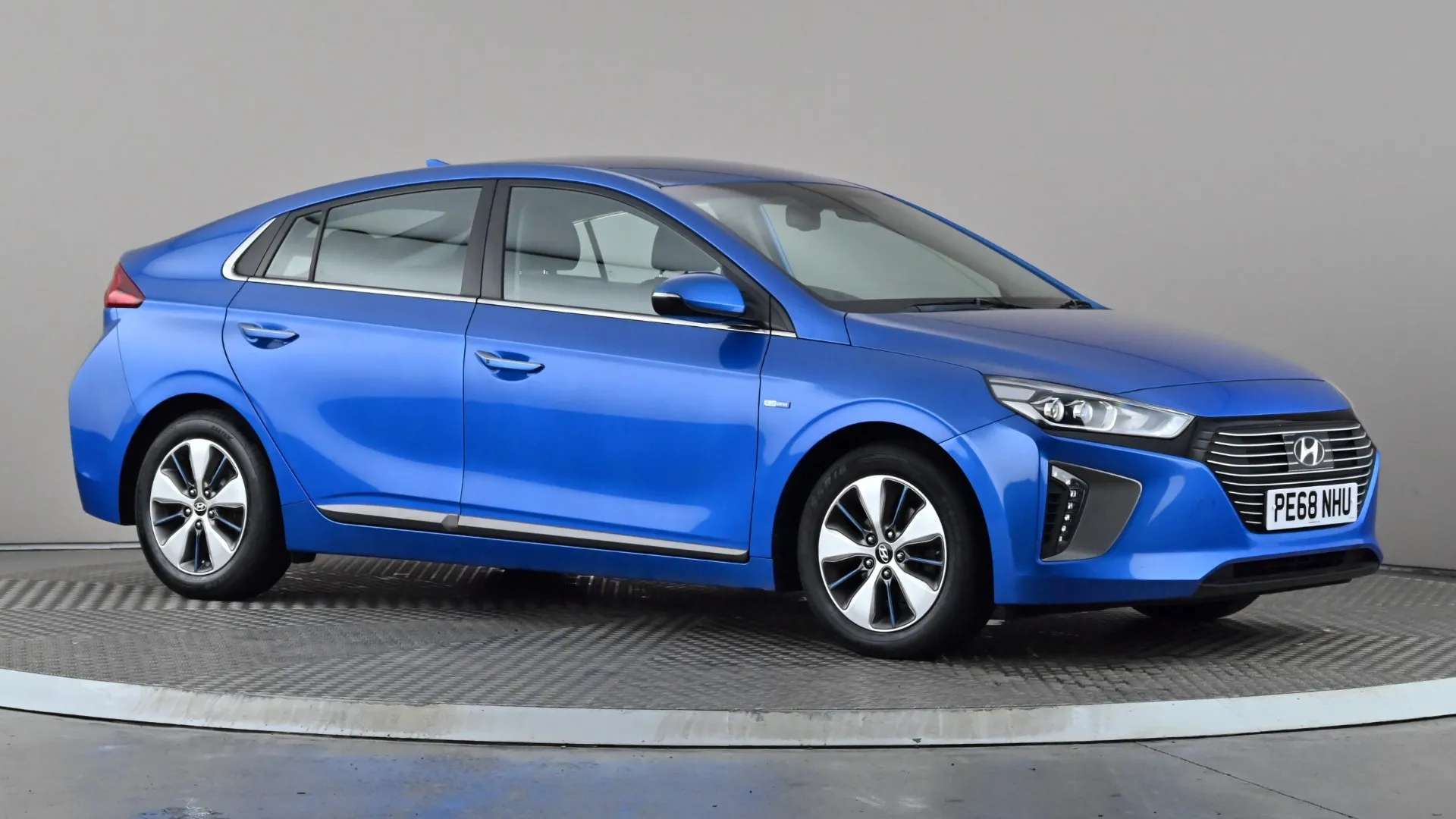 A 2018 HYUNDAI IONIQ 1.6 GDi Plug-in Hybrid Premium DCT A 2018 HYUNDAI IONIQ 1.6 GDi Plug-in Hybrid Premium DCT