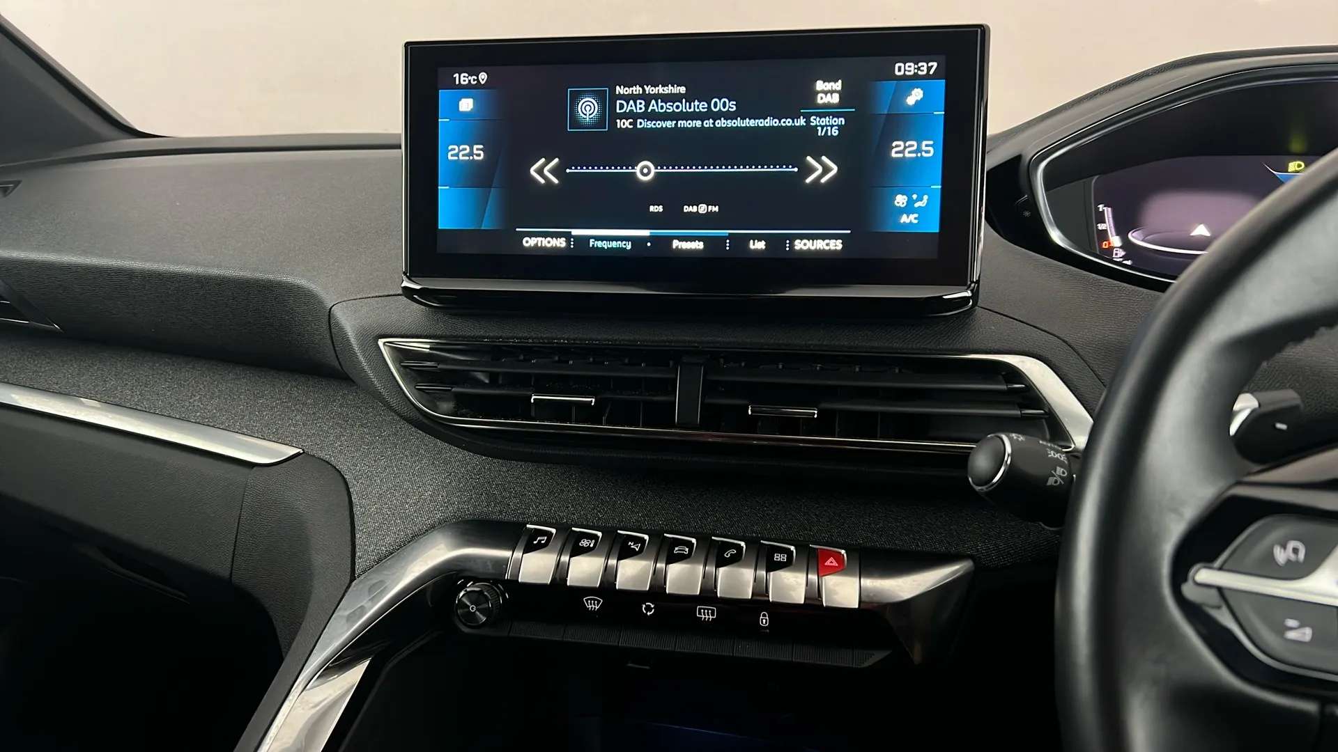 2023 PEUGEOT 3008 2023 PEUGEOT 3008